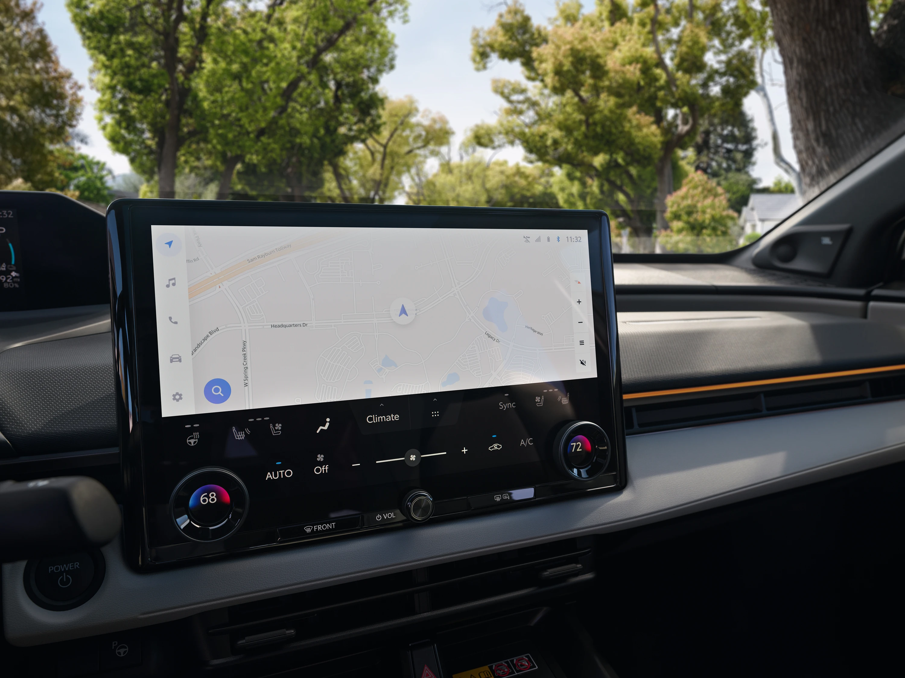 Toyota bZ FWD 74.7 kWh screens view
