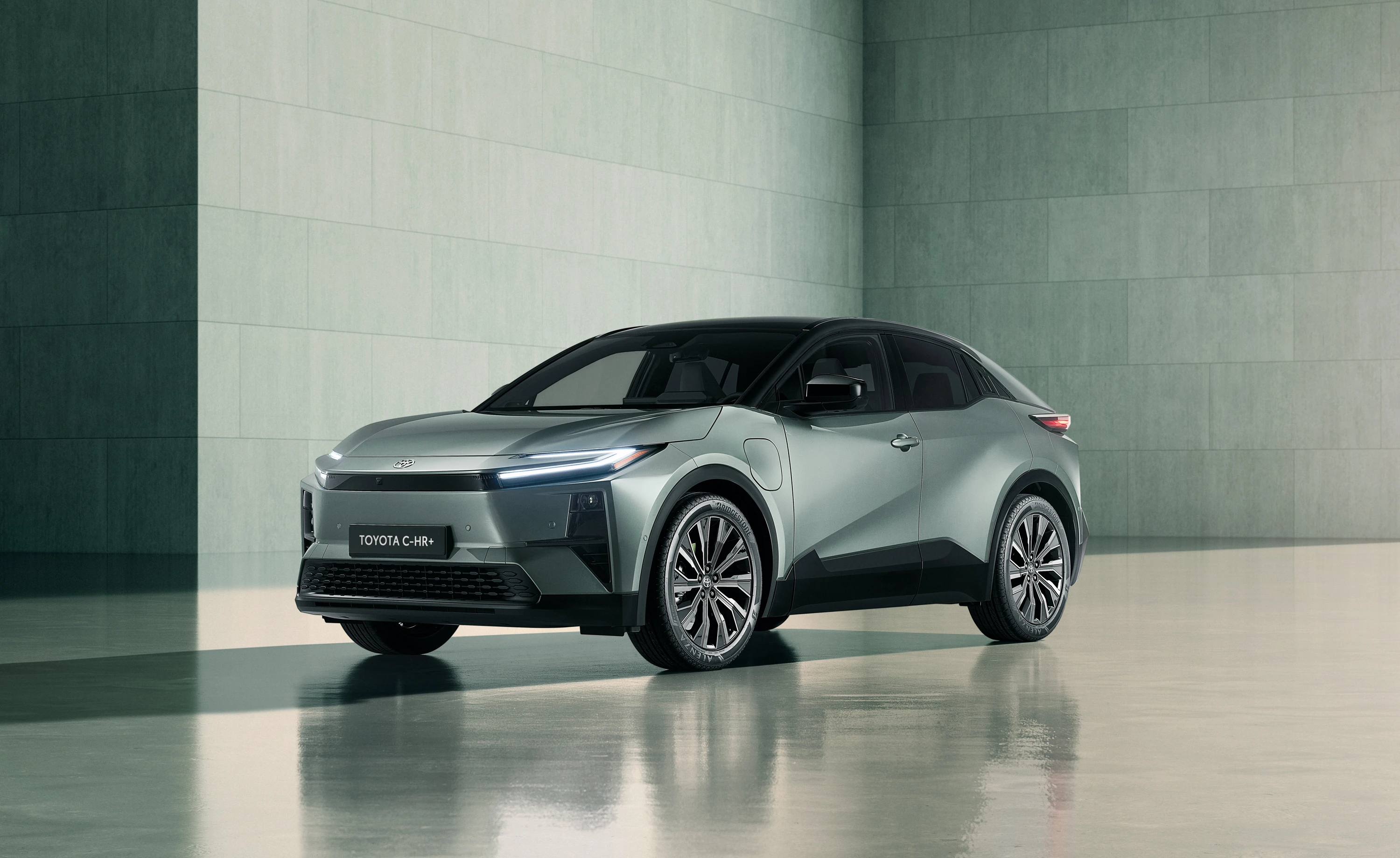 Toyota C-HR+ 57.7 kWh exterior view