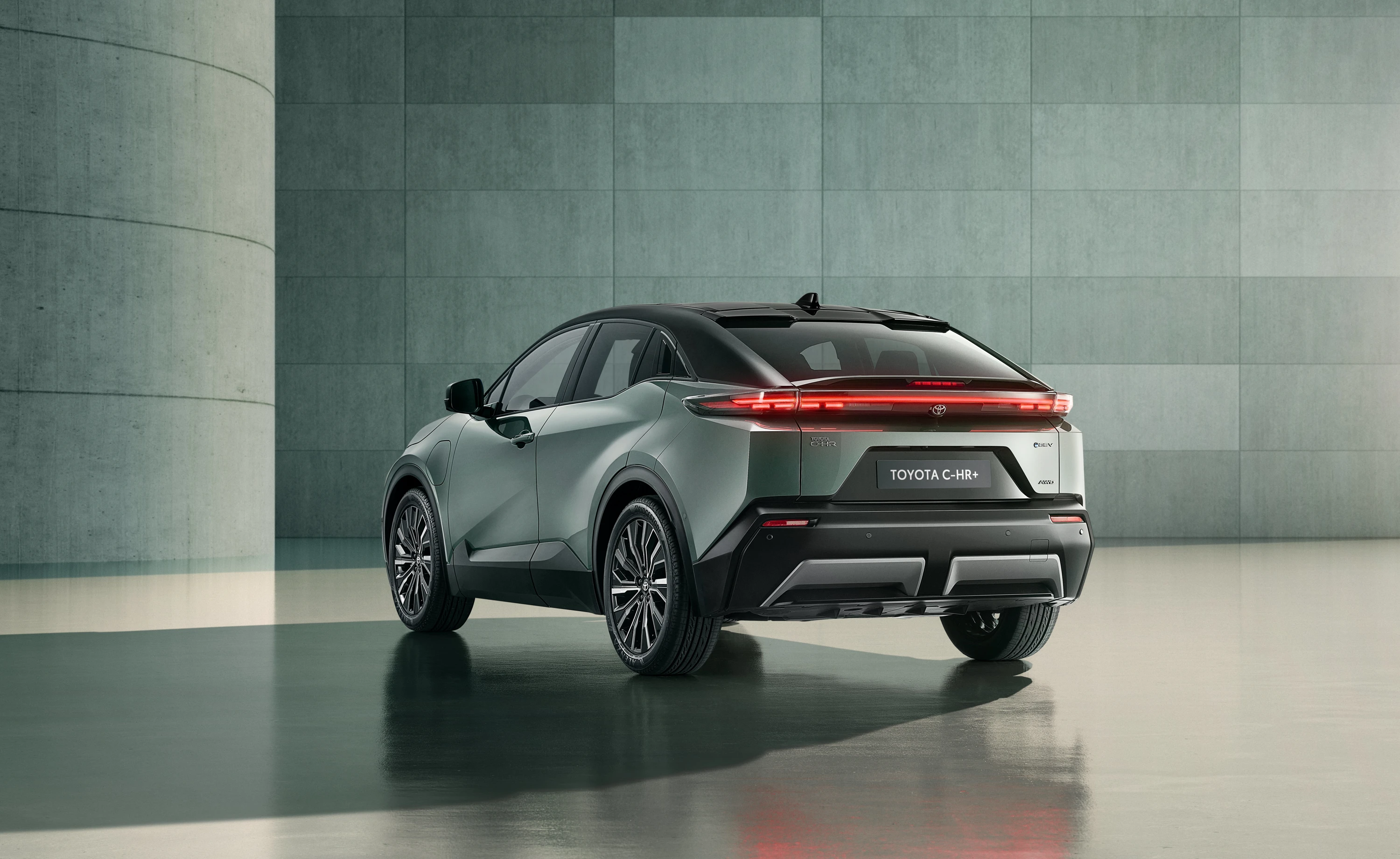 Toyota C-HR+ 77 kWh exterior view