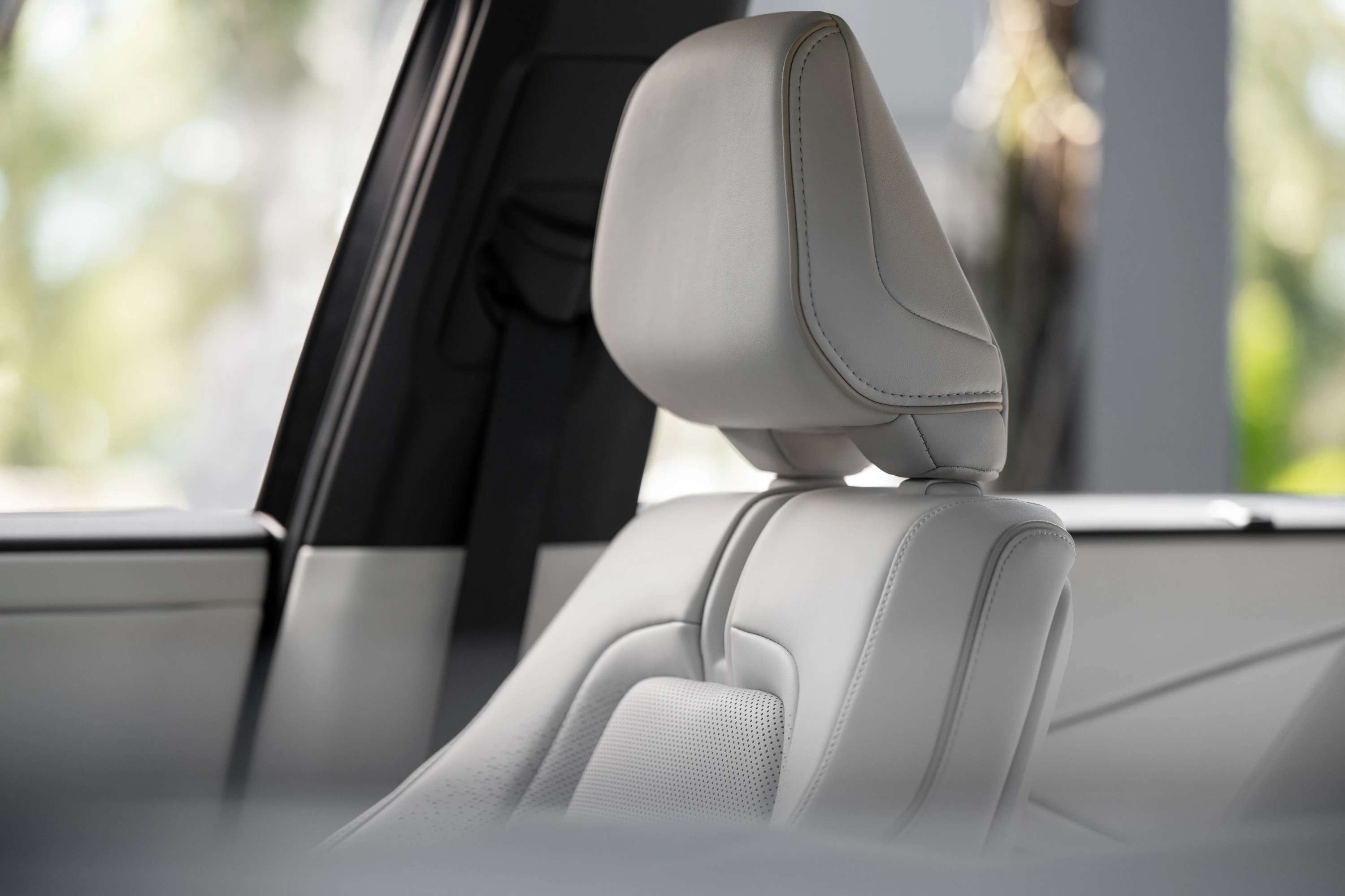 Toyota Highlander AWD 95.8 kWh details view