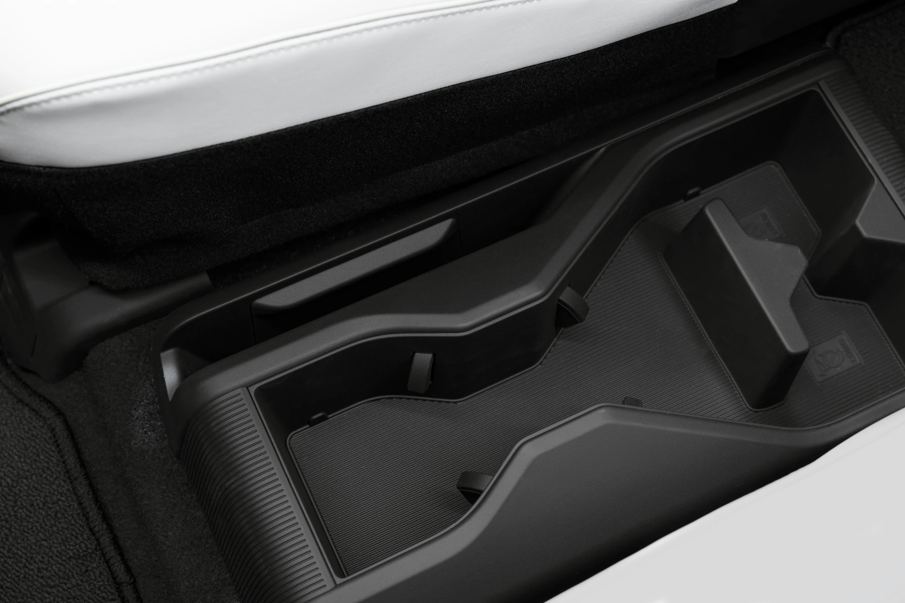 Toyota Highlander AWD 95.8 kWh details view