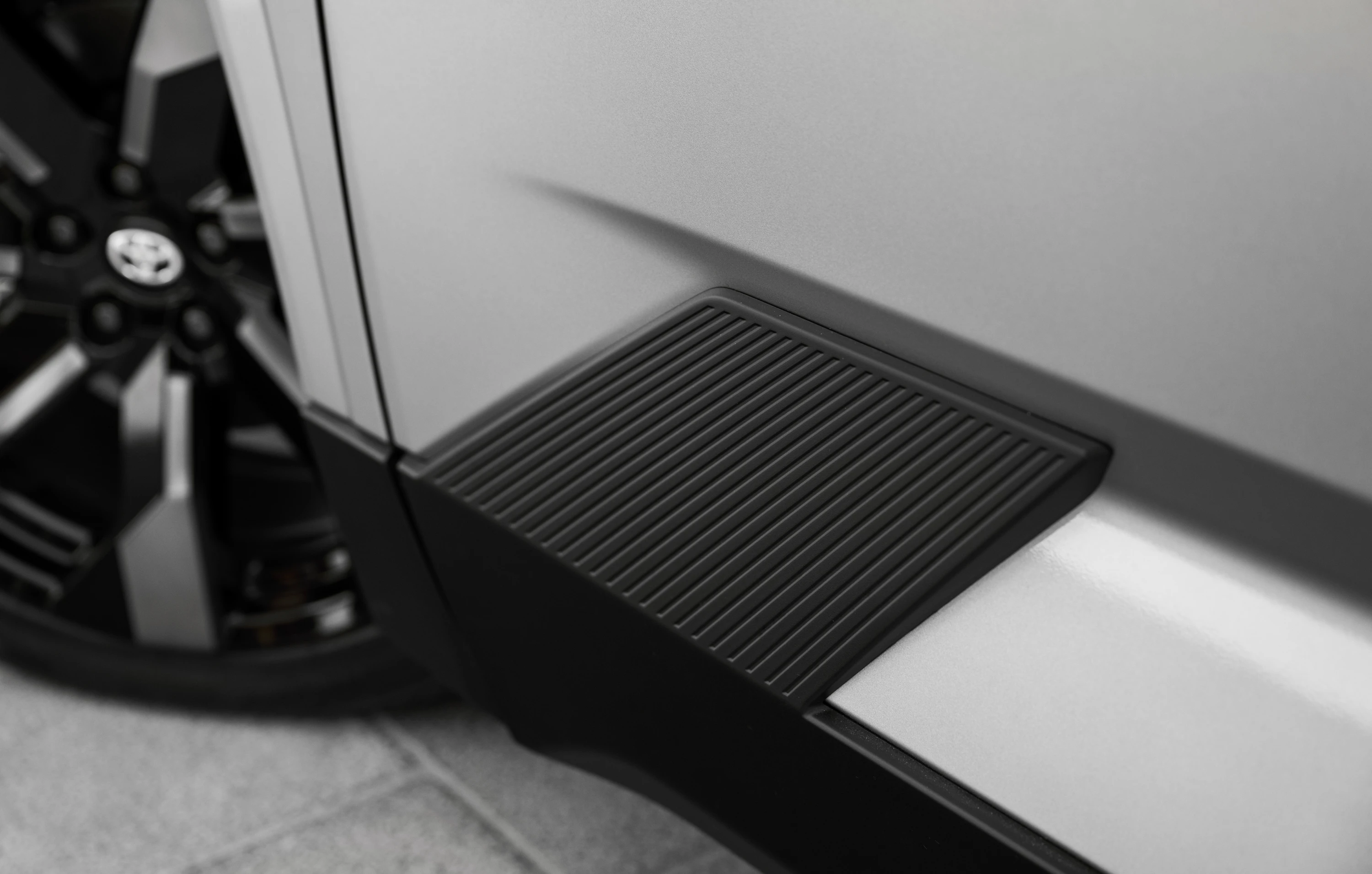 Toyota Highlander FWD 77 kWh details view