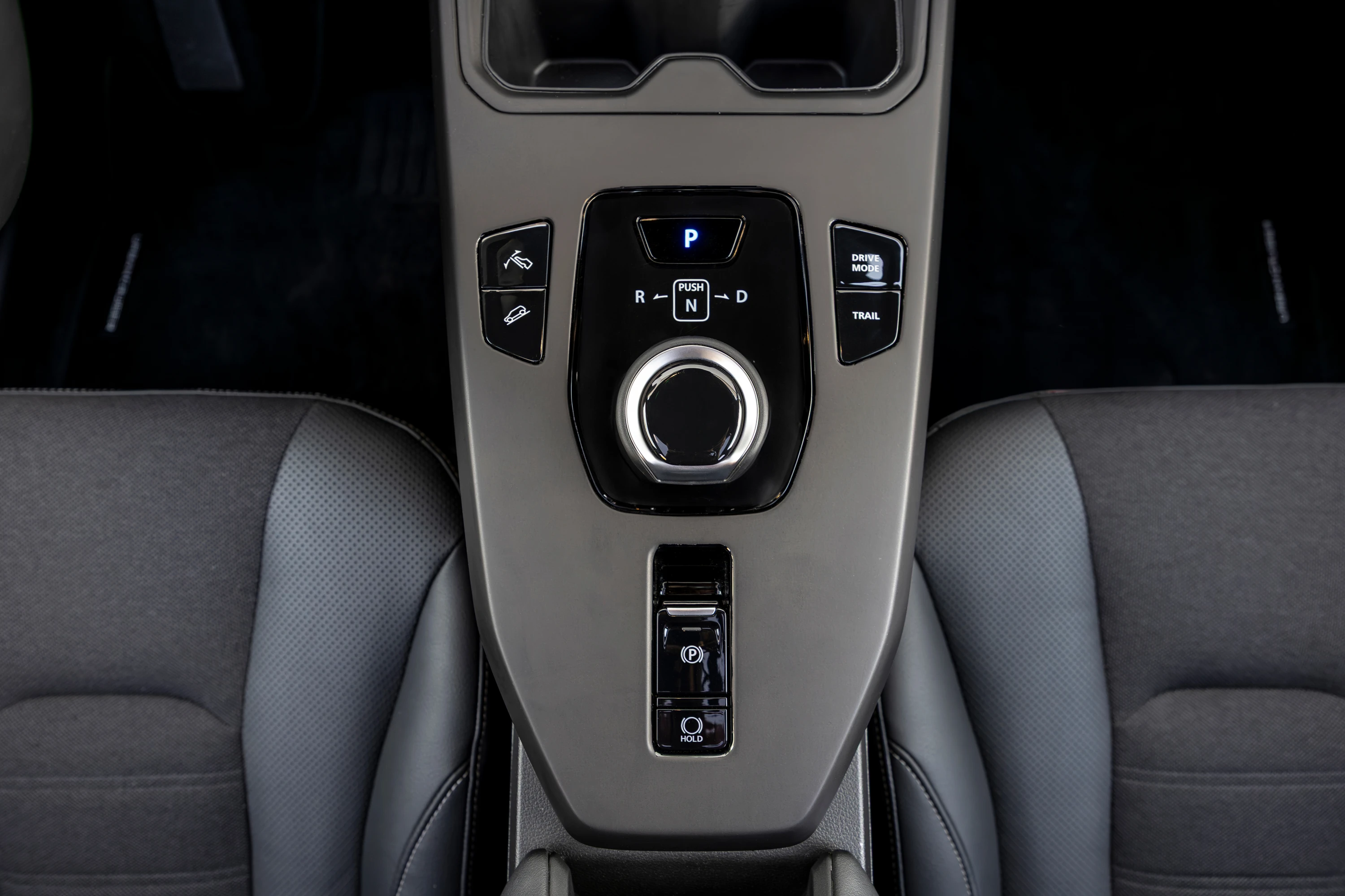 Toyota Urban Cruiser 61.1 kWh AWD details view