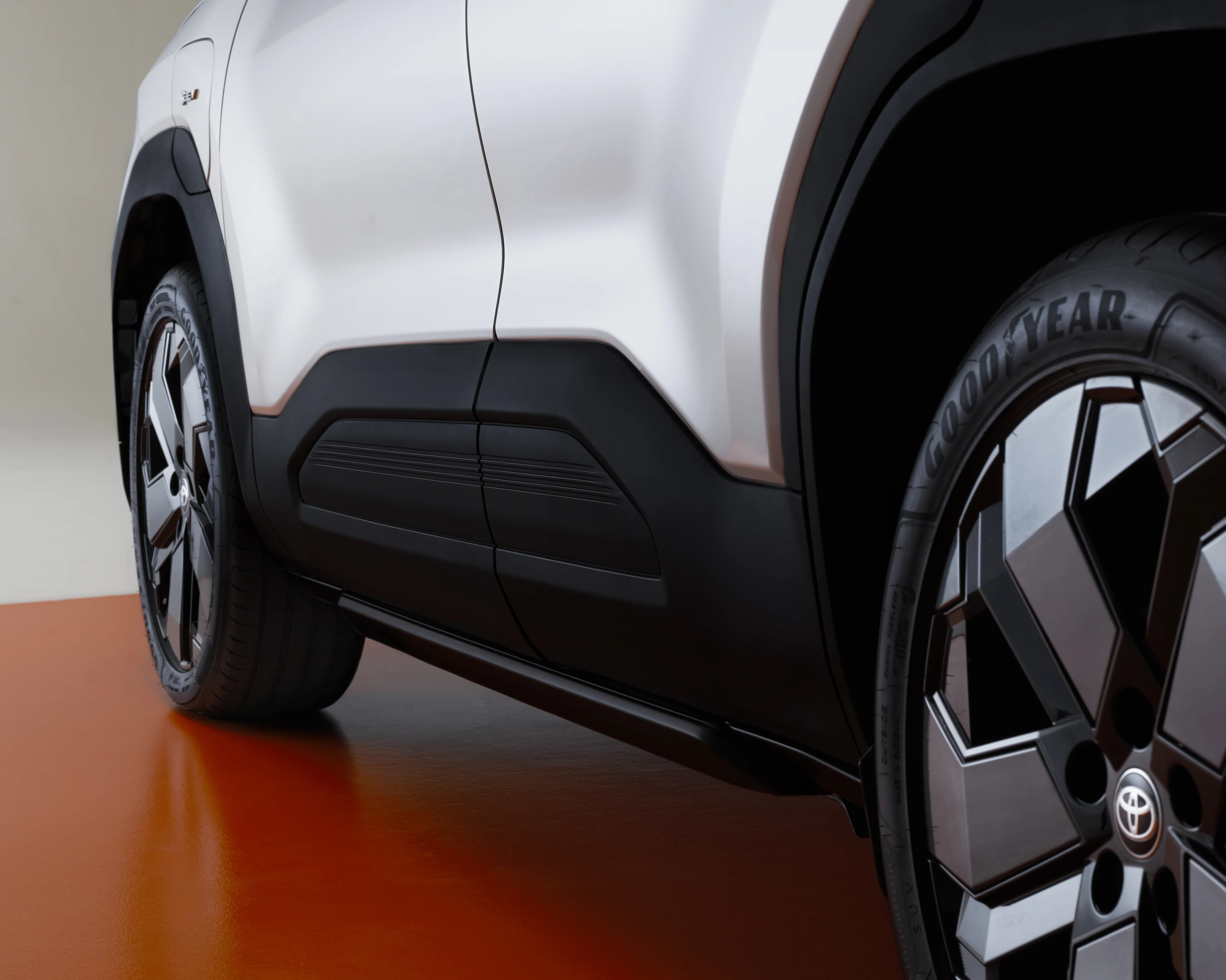 Toyota Urban Cruiser 61.1 kWh AWD details view