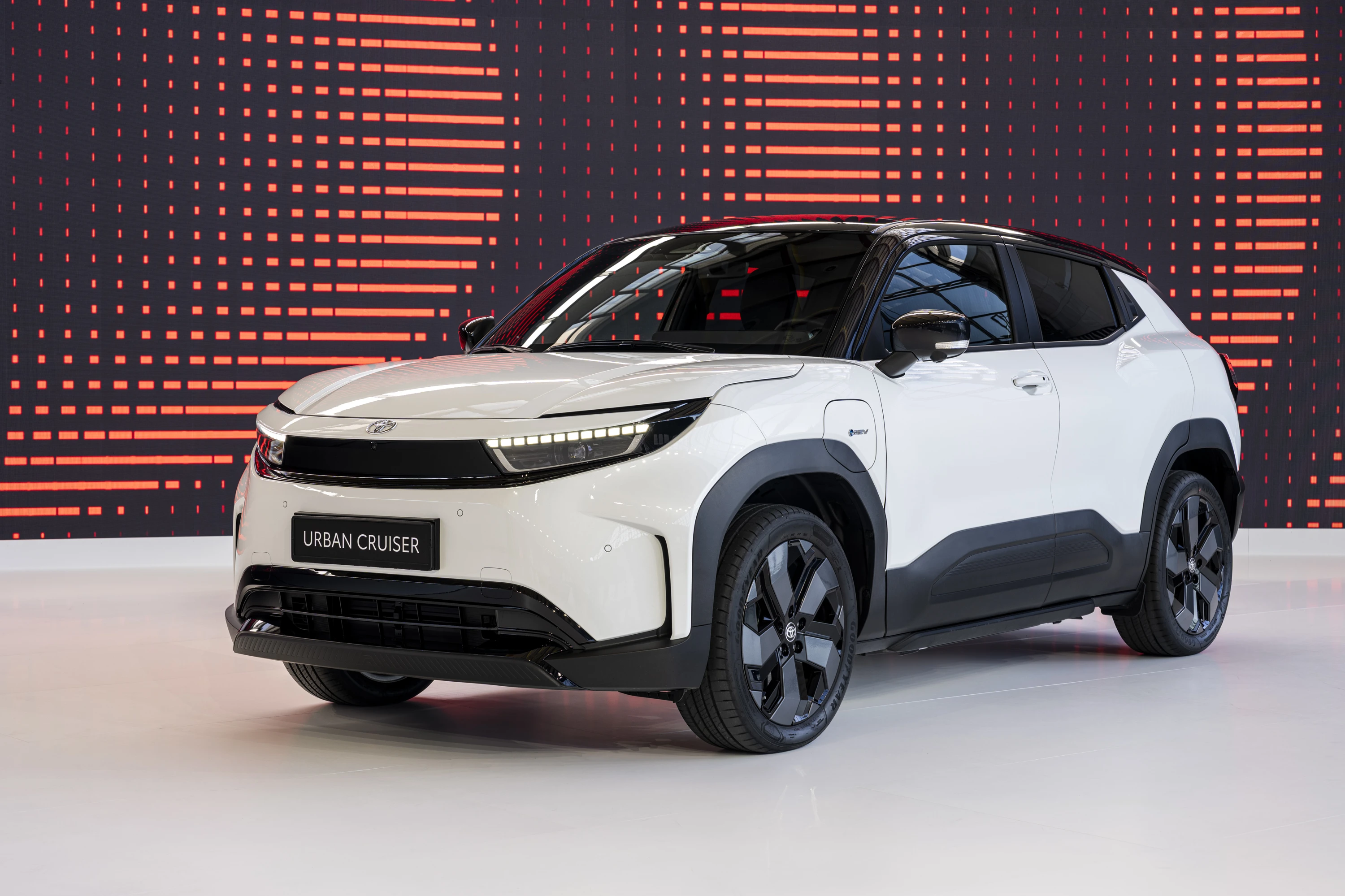 Toyota Urban Cruiser 61.1 kWh FWD electric vehicle