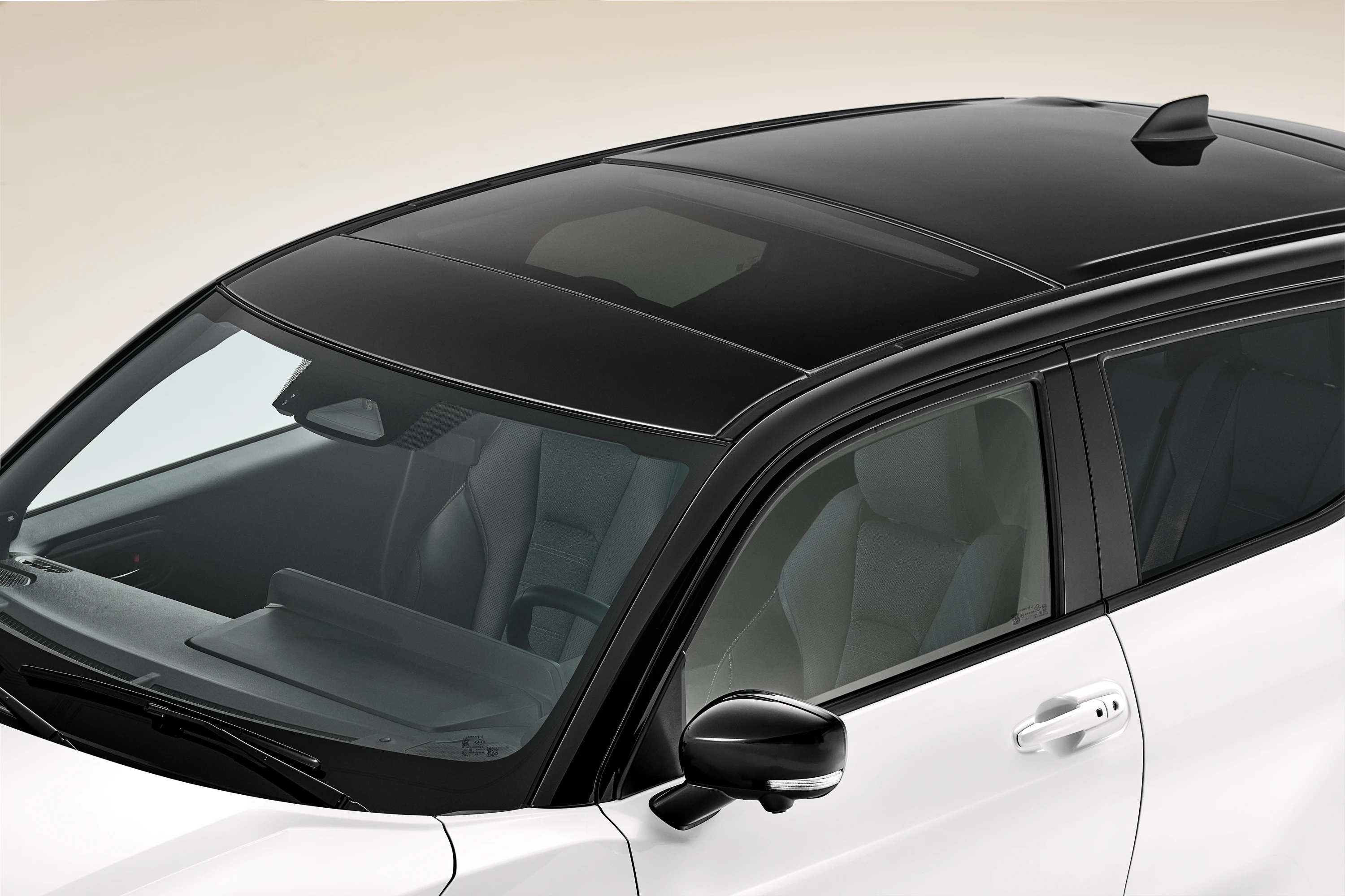 Toyota Urban Cruiser 61.1 kWh FWD exterior view