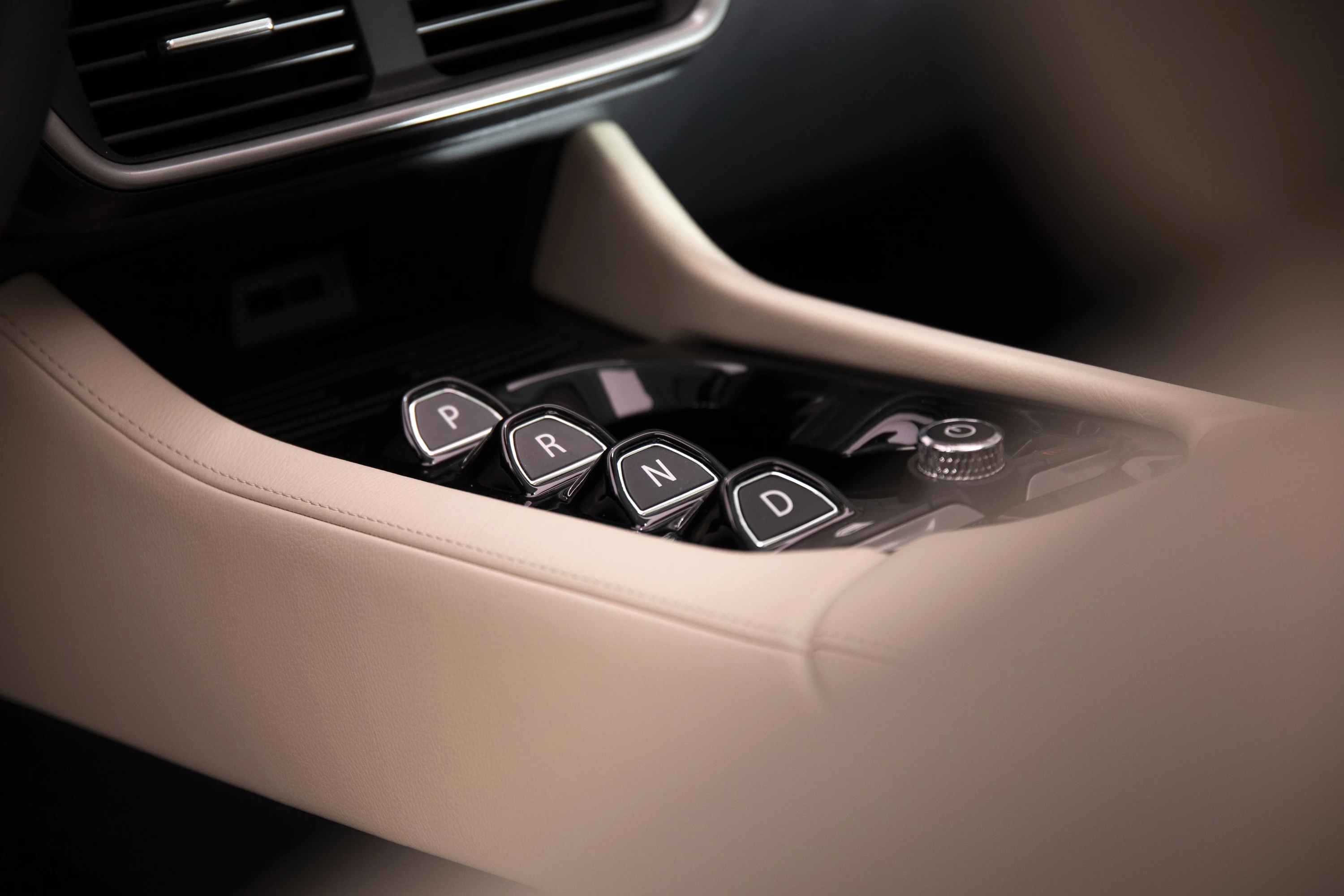 VinFast VF8 Eco details view