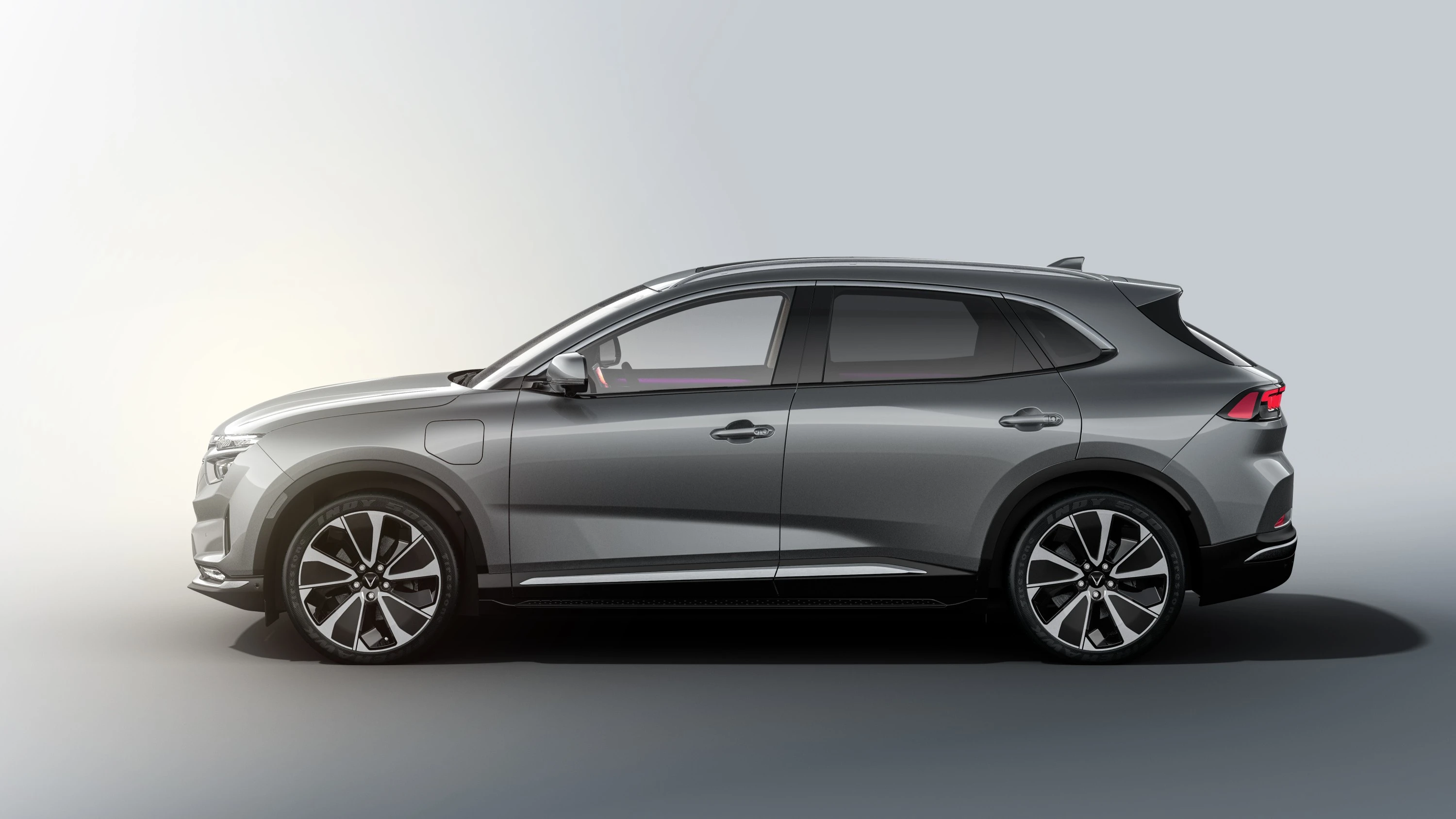VinFast VF8 Plus exterior view