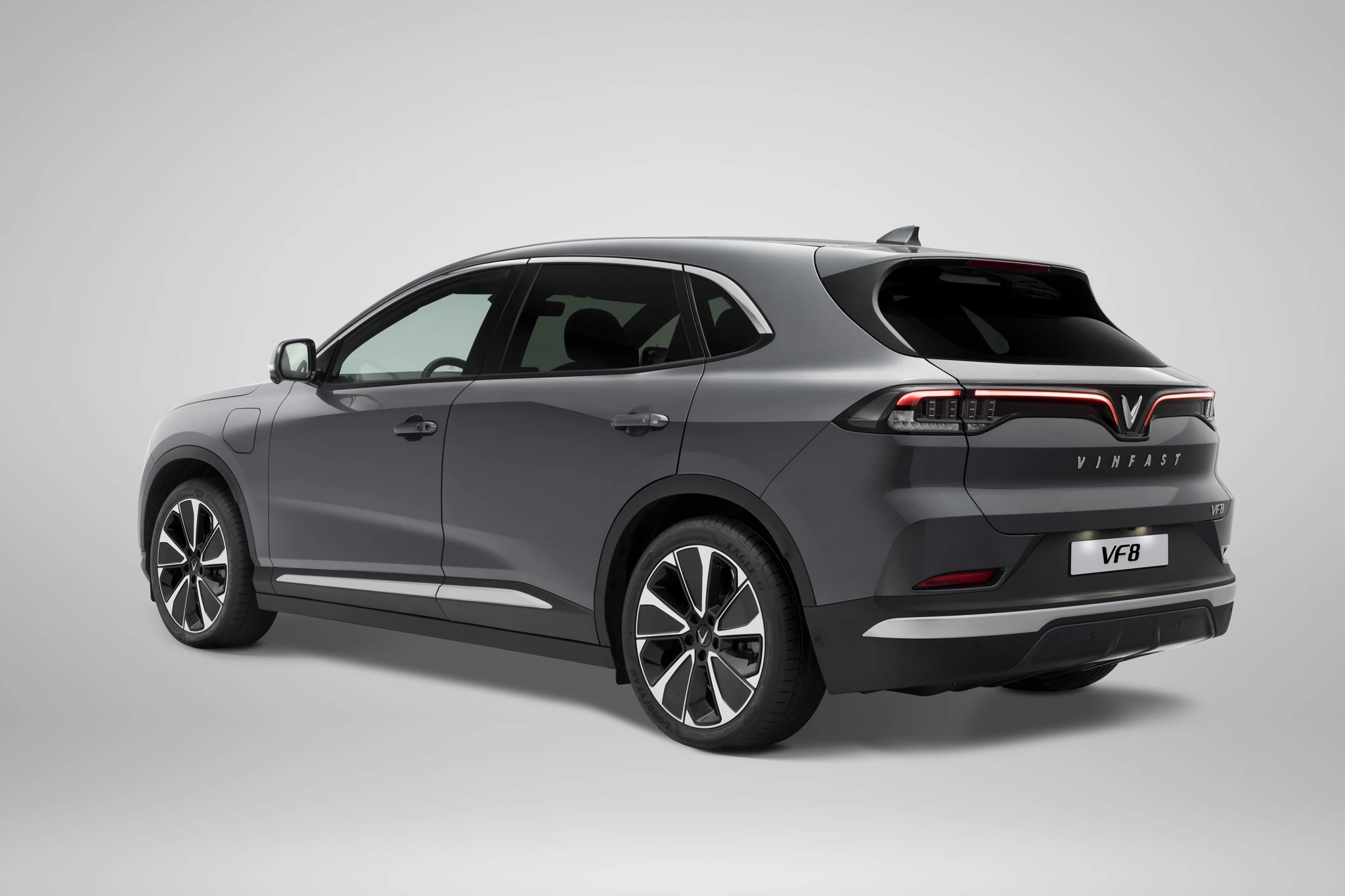 VinFast VF8 Plus exterior view