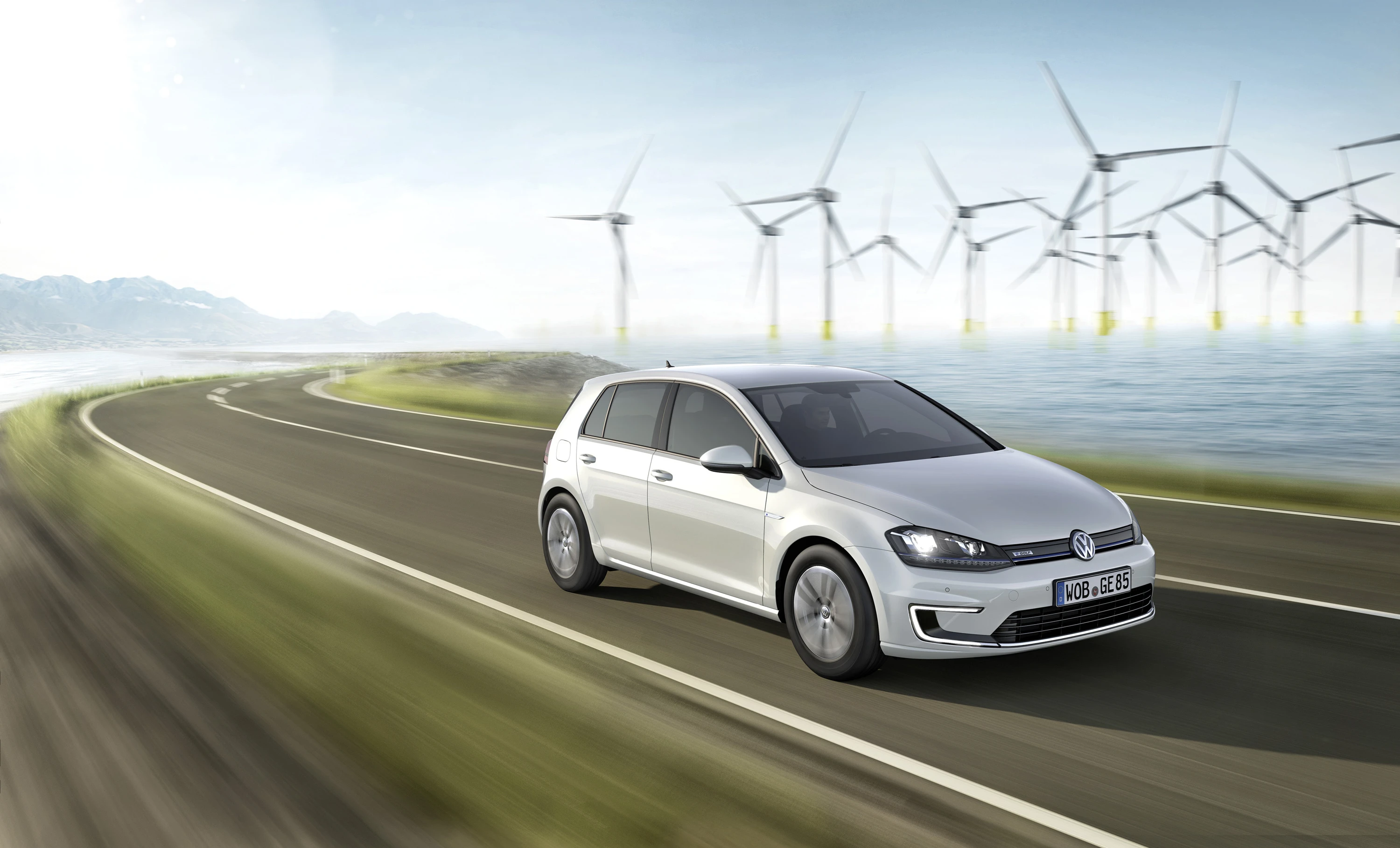 Volkswagen e-Golf 24.2 kWh exterior view