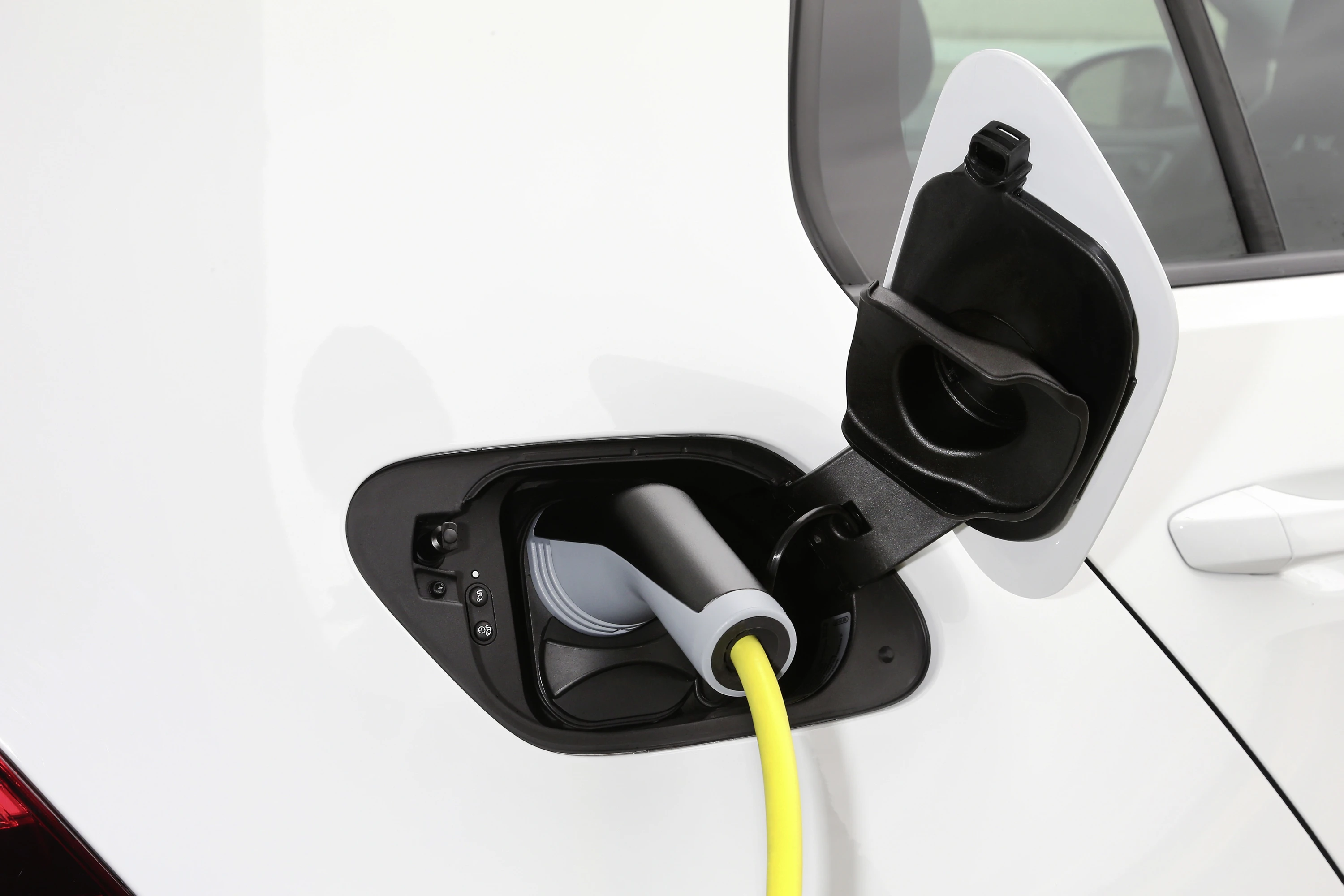 Volkswagen e-Golf 35.8 kWh chargport view