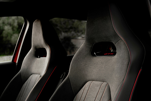 Volkswagen ID.3 GTX frontseats view
