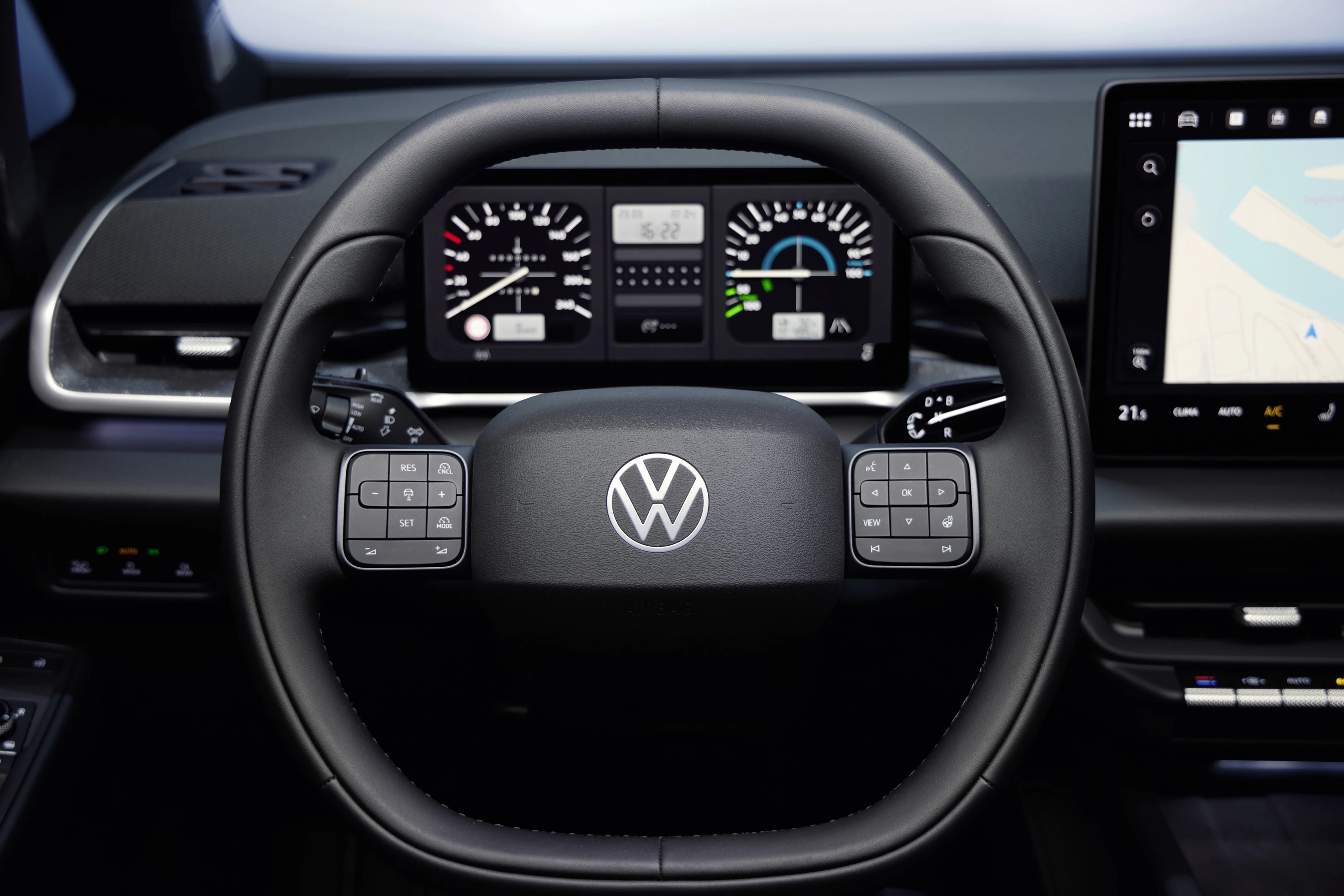 Volkswagen ID.3 Neo 50 kWh screens view