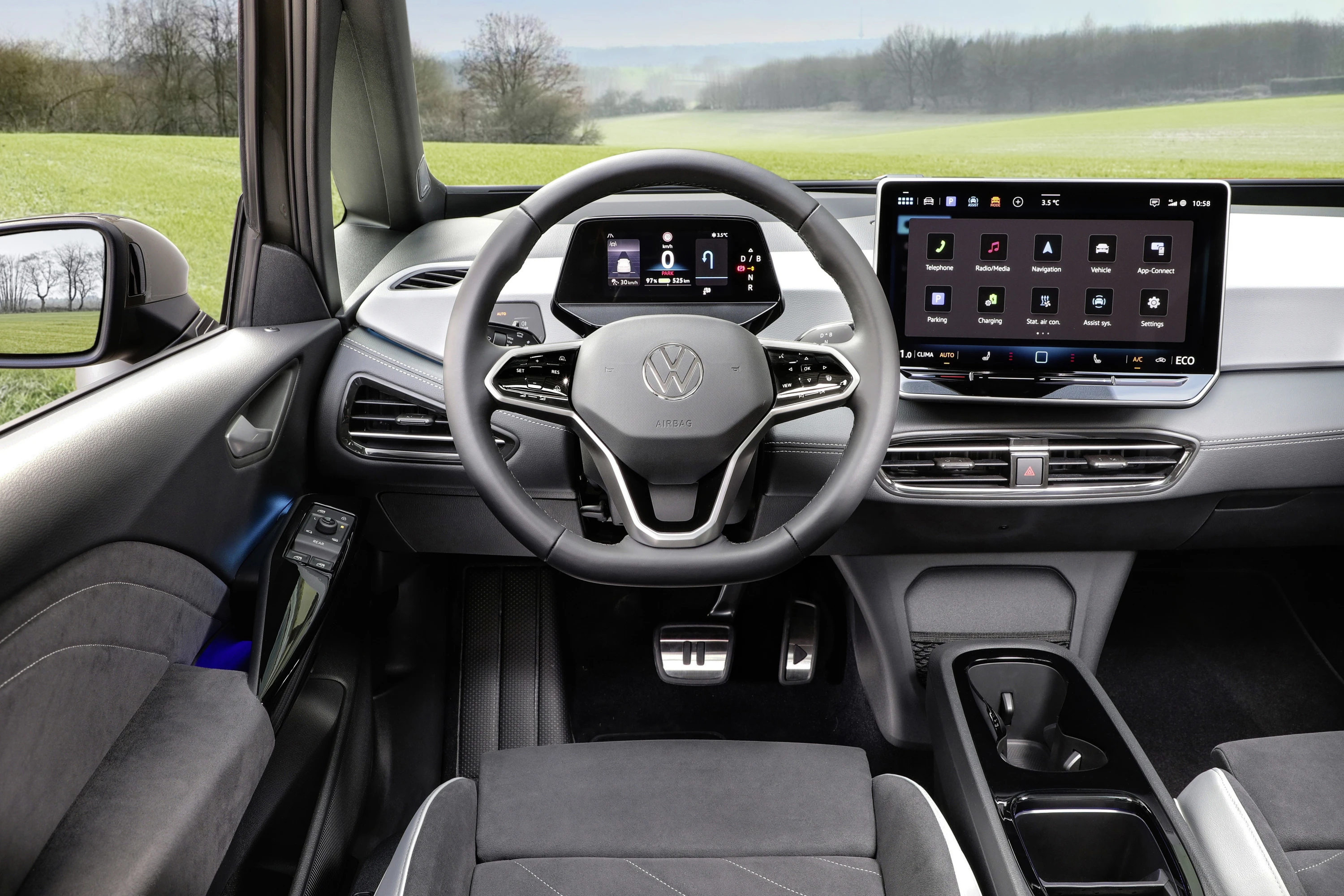 Volkswagen ID.3 Pro S screens view