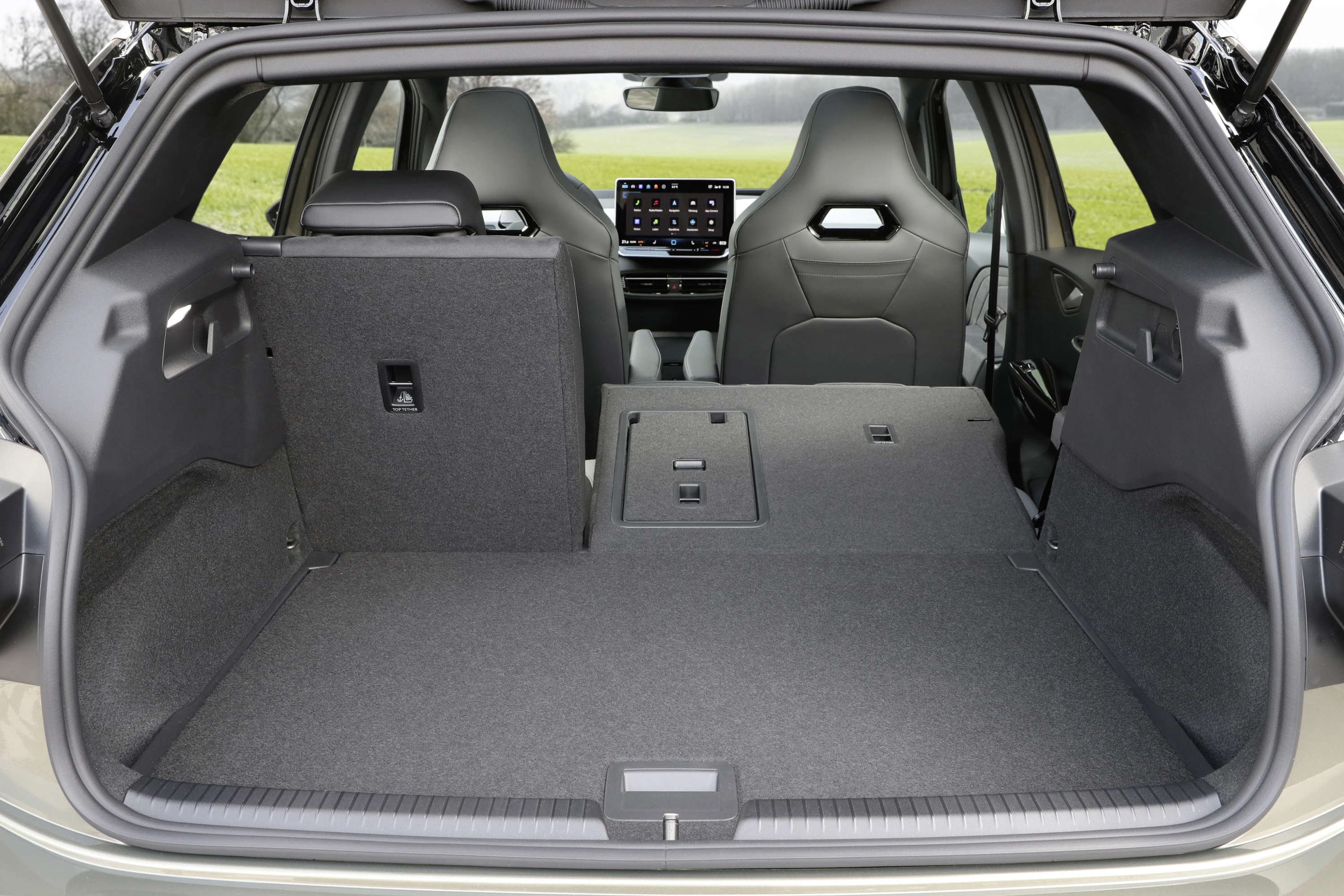 Volkswagen ID.3 Pro S trunk view