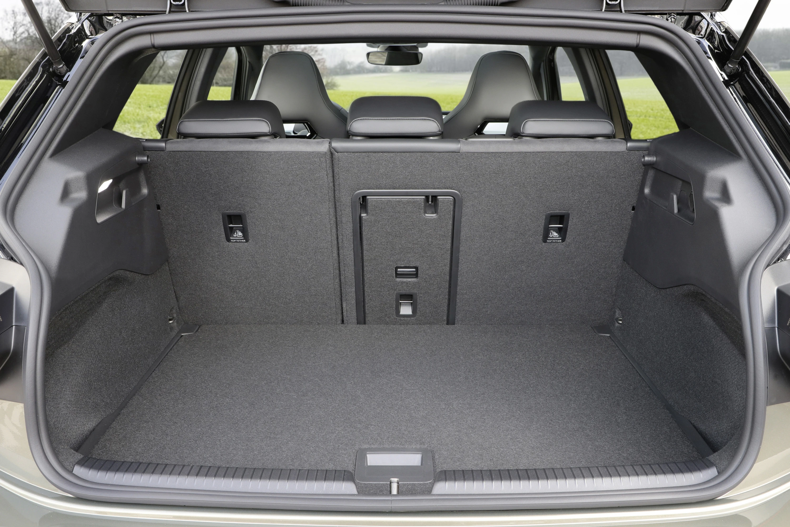 Volkswagen ID.3 Pro S trunk view