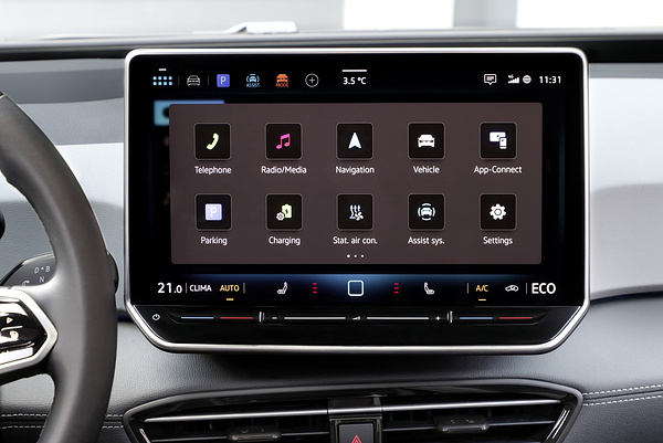 Volkswagen ID.3 Pro S screens view