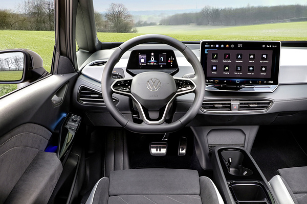Volkswagen ID.3 Pro S screens view