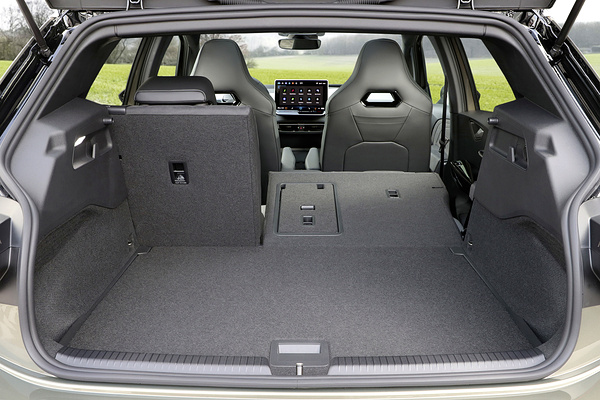 Volkswagen ID.3 Pro S trunk view