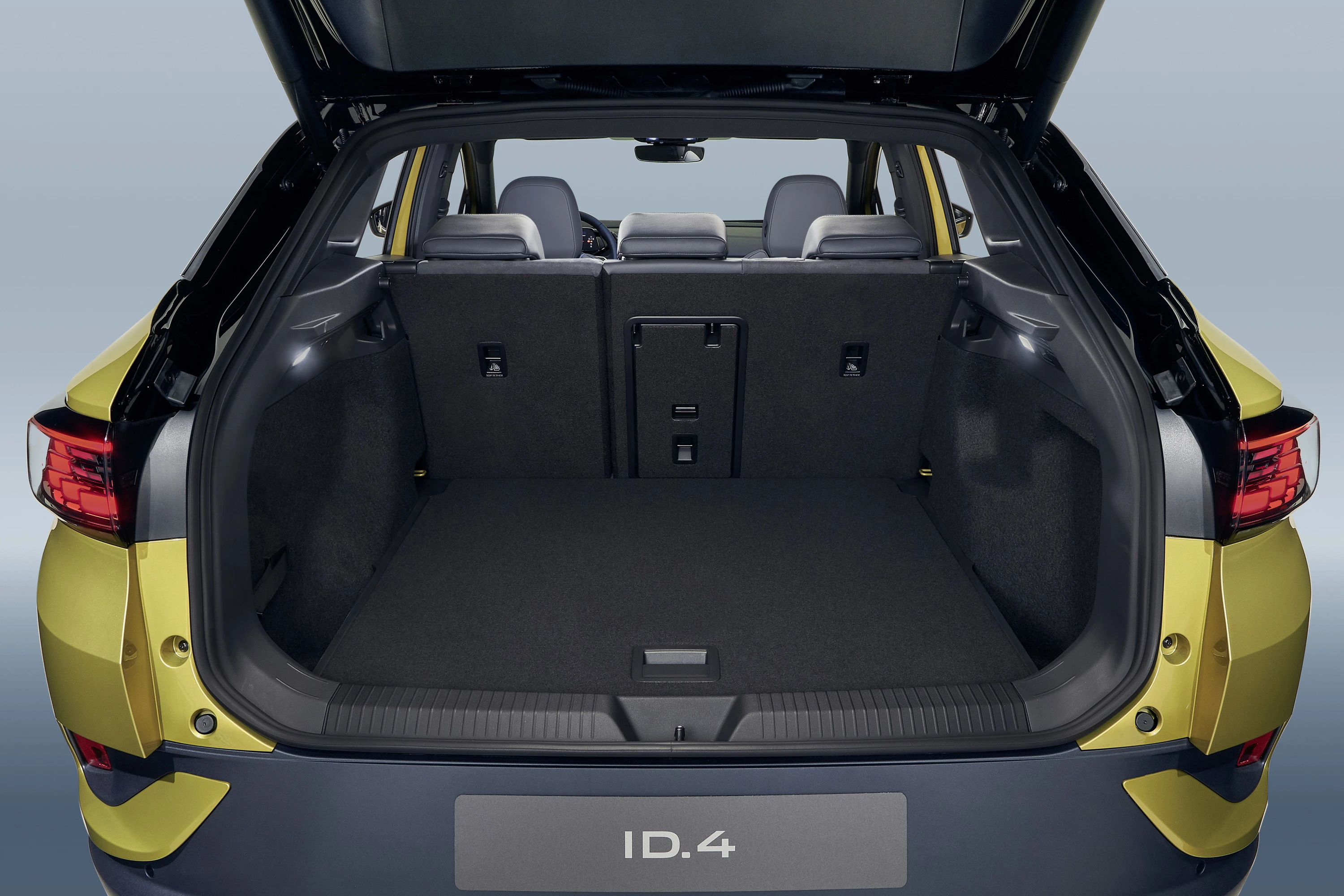 Volkswagen ID.4 GTX 4MOTION trunk view