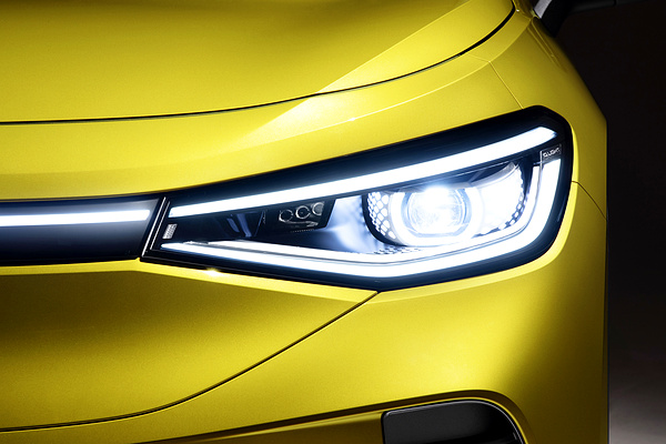 Volkswagen ID.4 Pro headlights view
