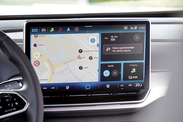 Volkswagen ID.4 Pro screens view
