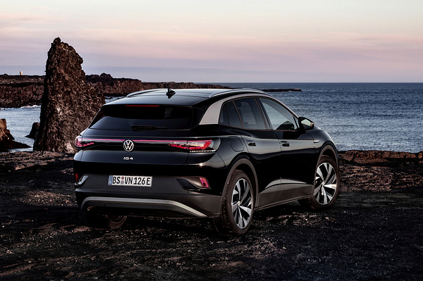 Volkswagen ID.4 Pro taillights view