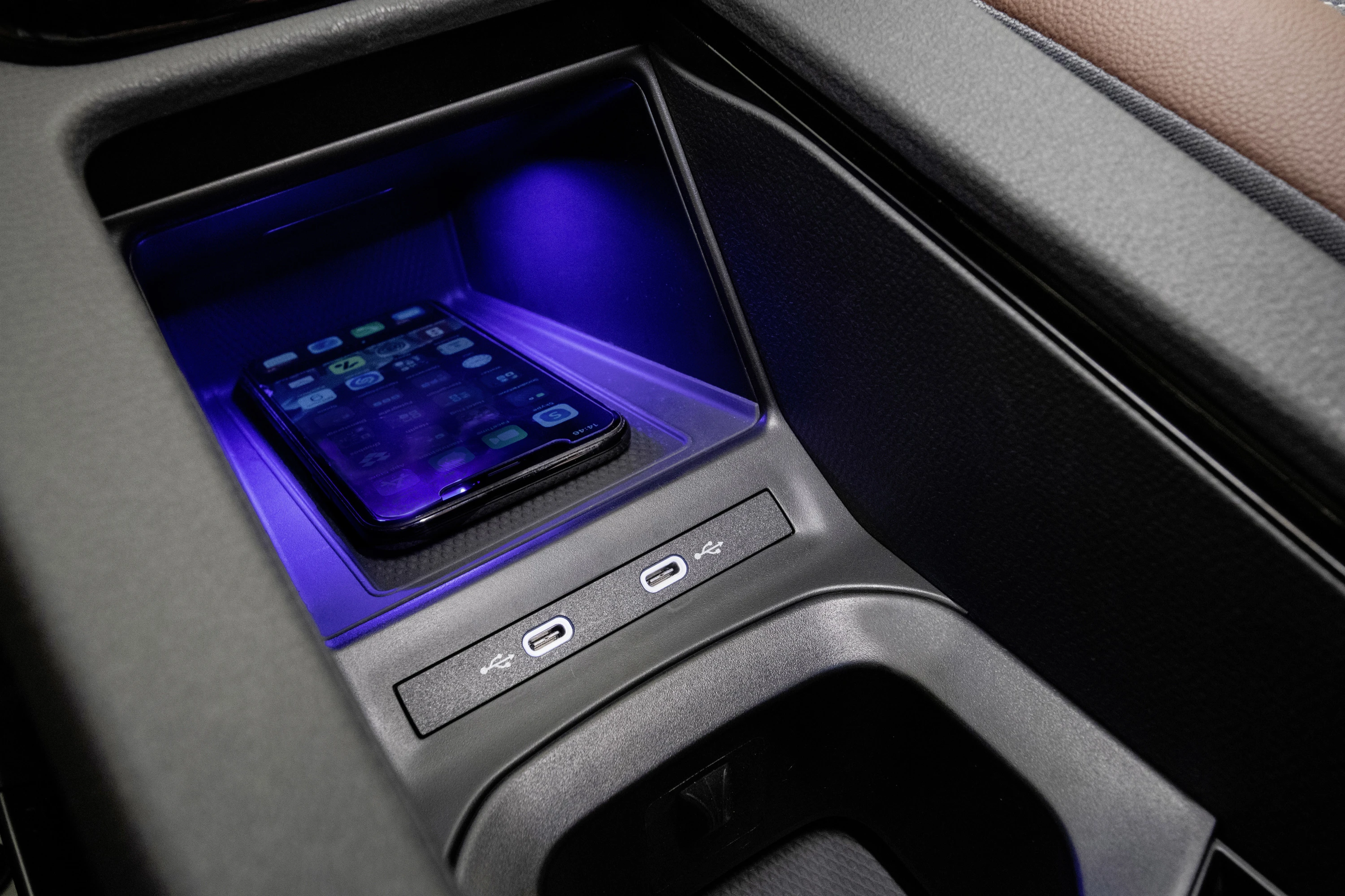 Volkswagen ID.4 Pro Performance interior view