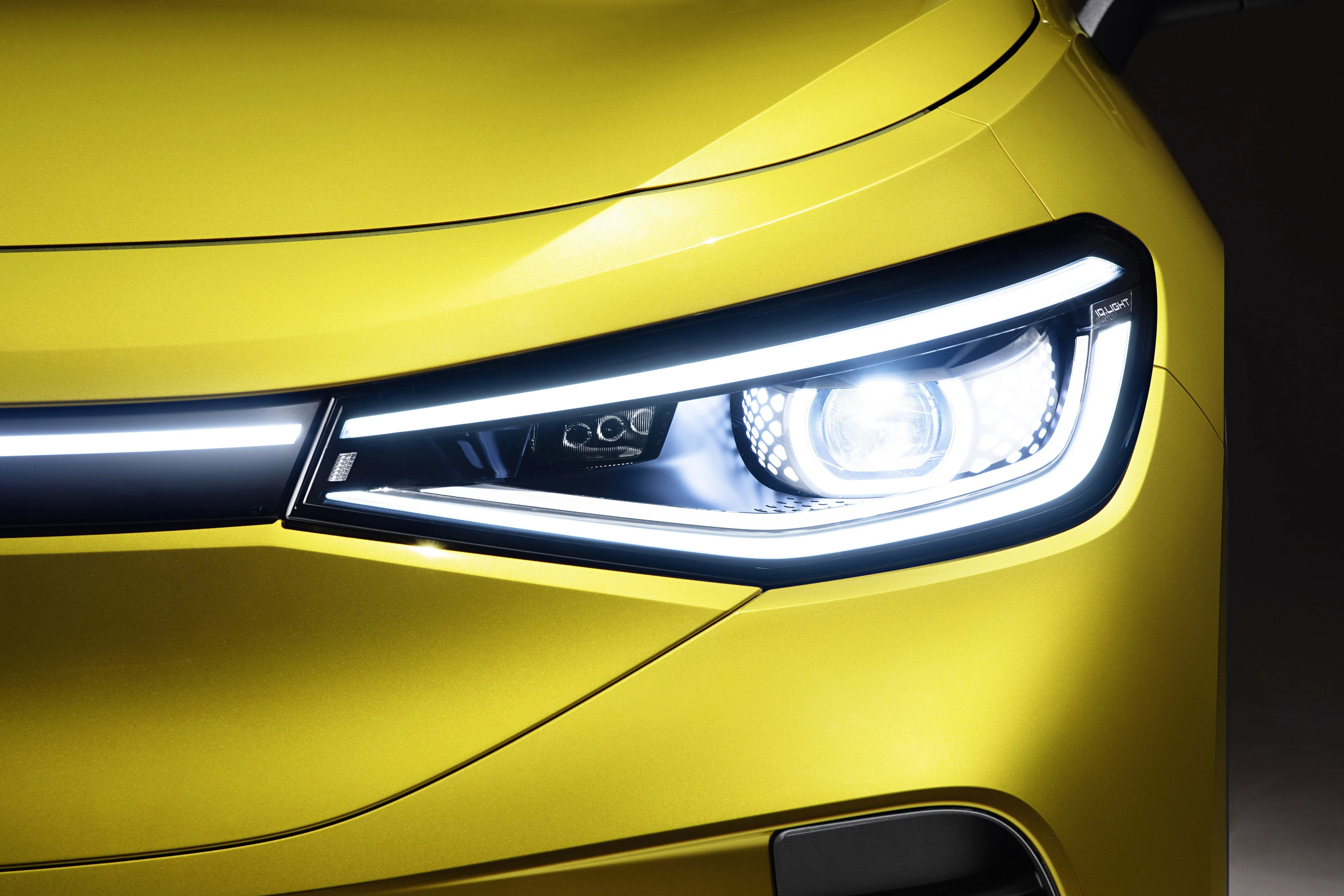 Volkswagen ID.4 Pro Performance headlights view