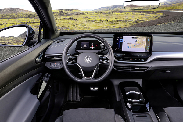 Volkswagen ID.4 Pro Performance screens view