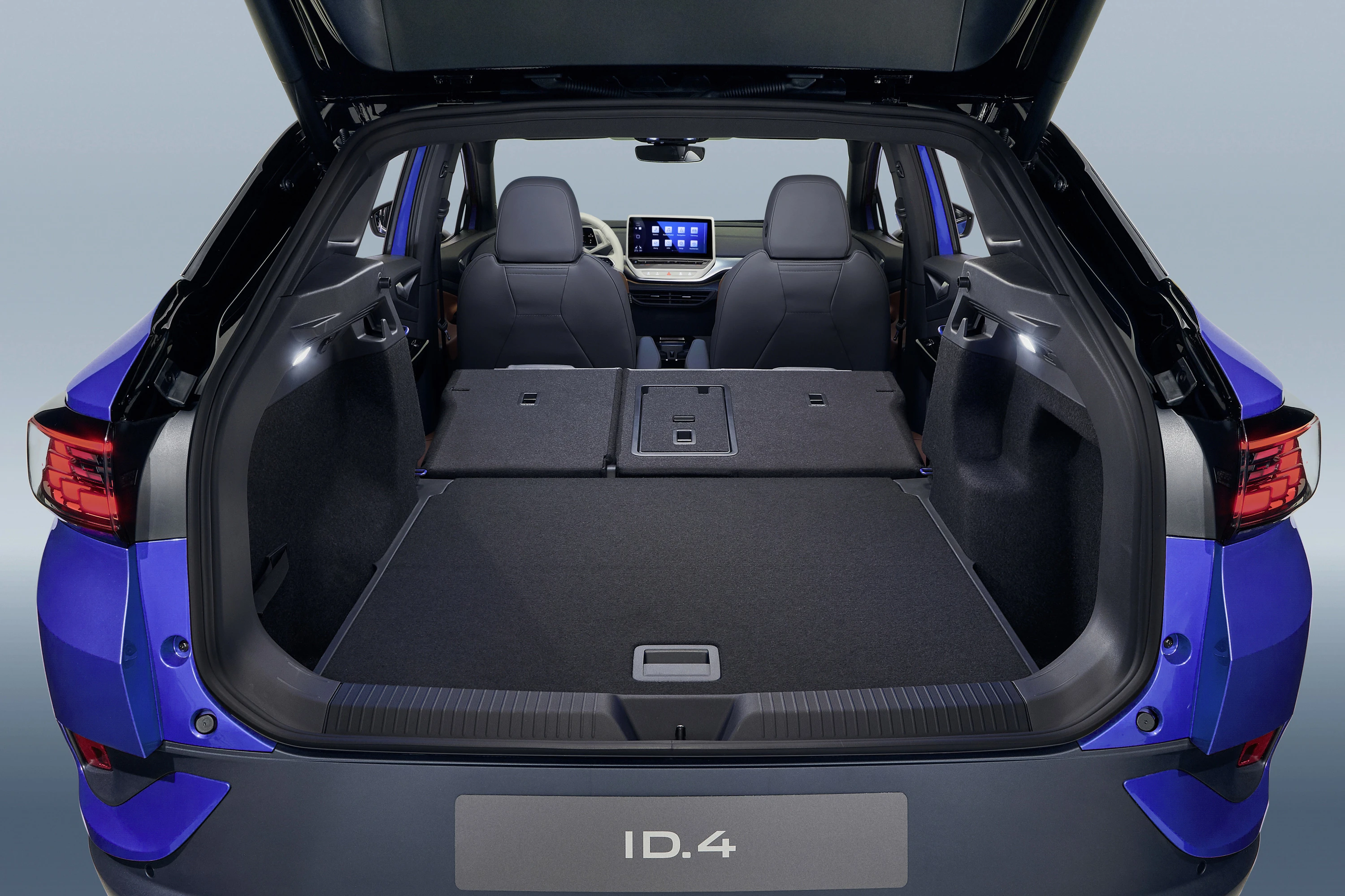 Volkswagen ID.4 Pure trunk view