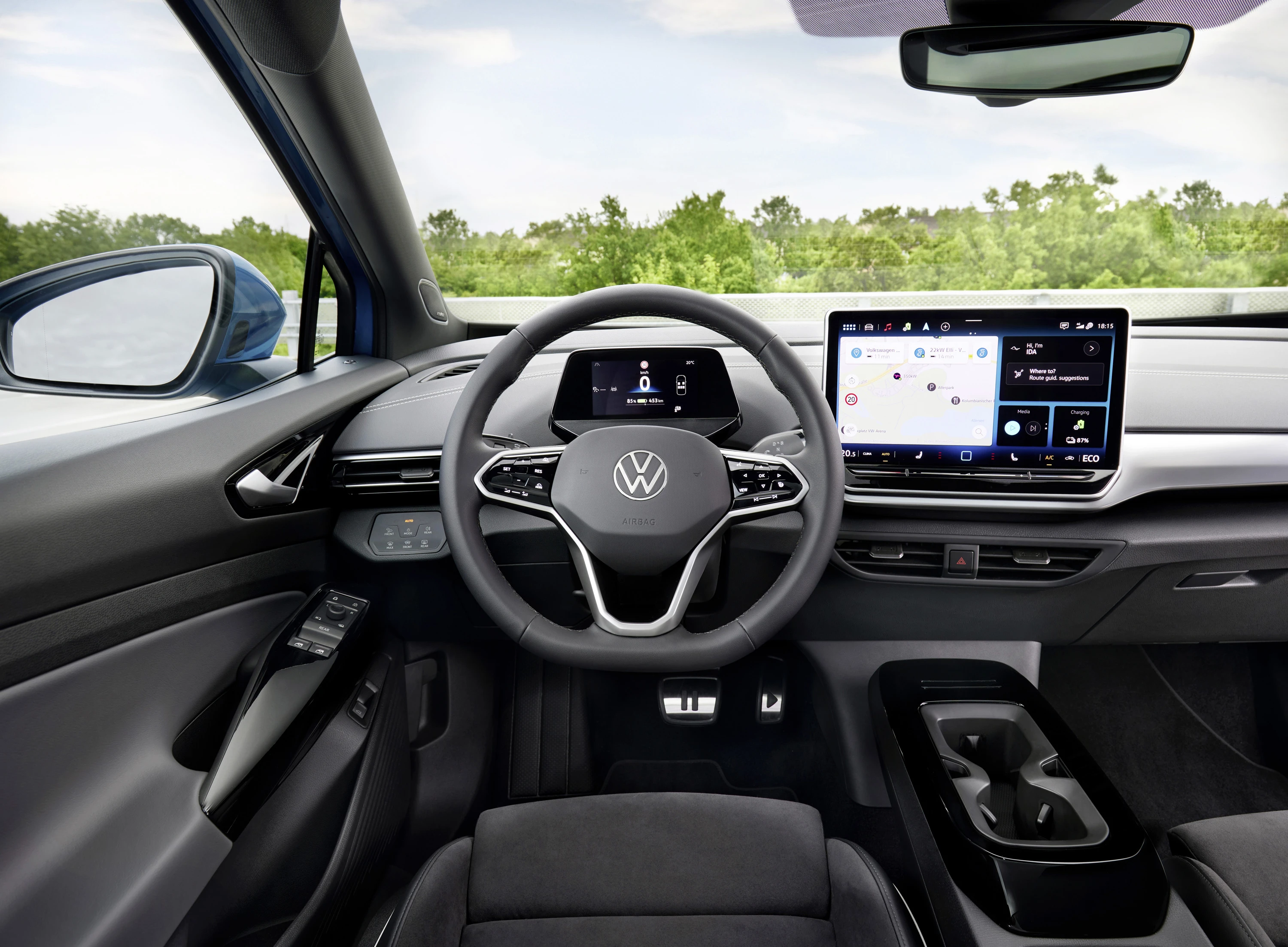 Volkswagen ID.4 Pure screens view