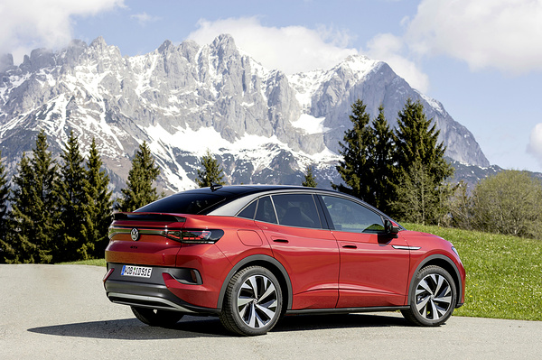 Volkswagen ID.5 GTX 4MOTION exterior view