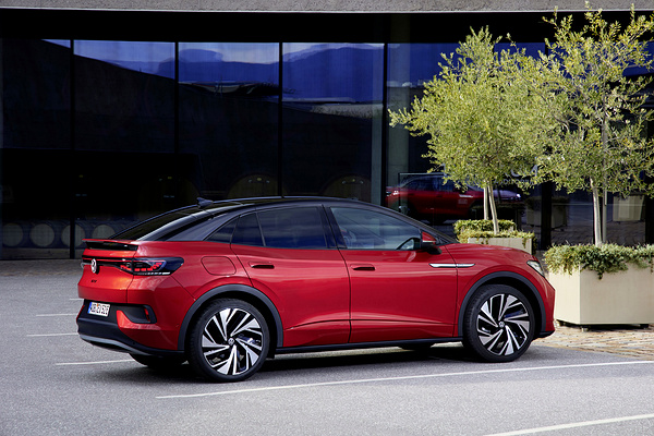 Volkswagen ID.5 GTX 4MOTION exterior view