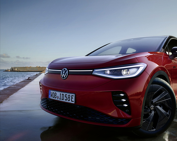 Volkswagen ID.5 GTX 4MOTION headlights view