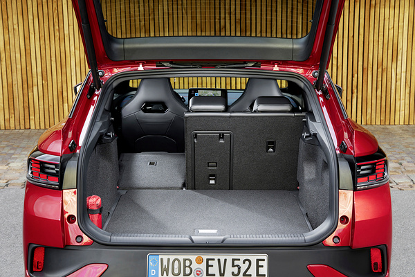 Volkswagen ID.5 GTX 4MOTION trunk view