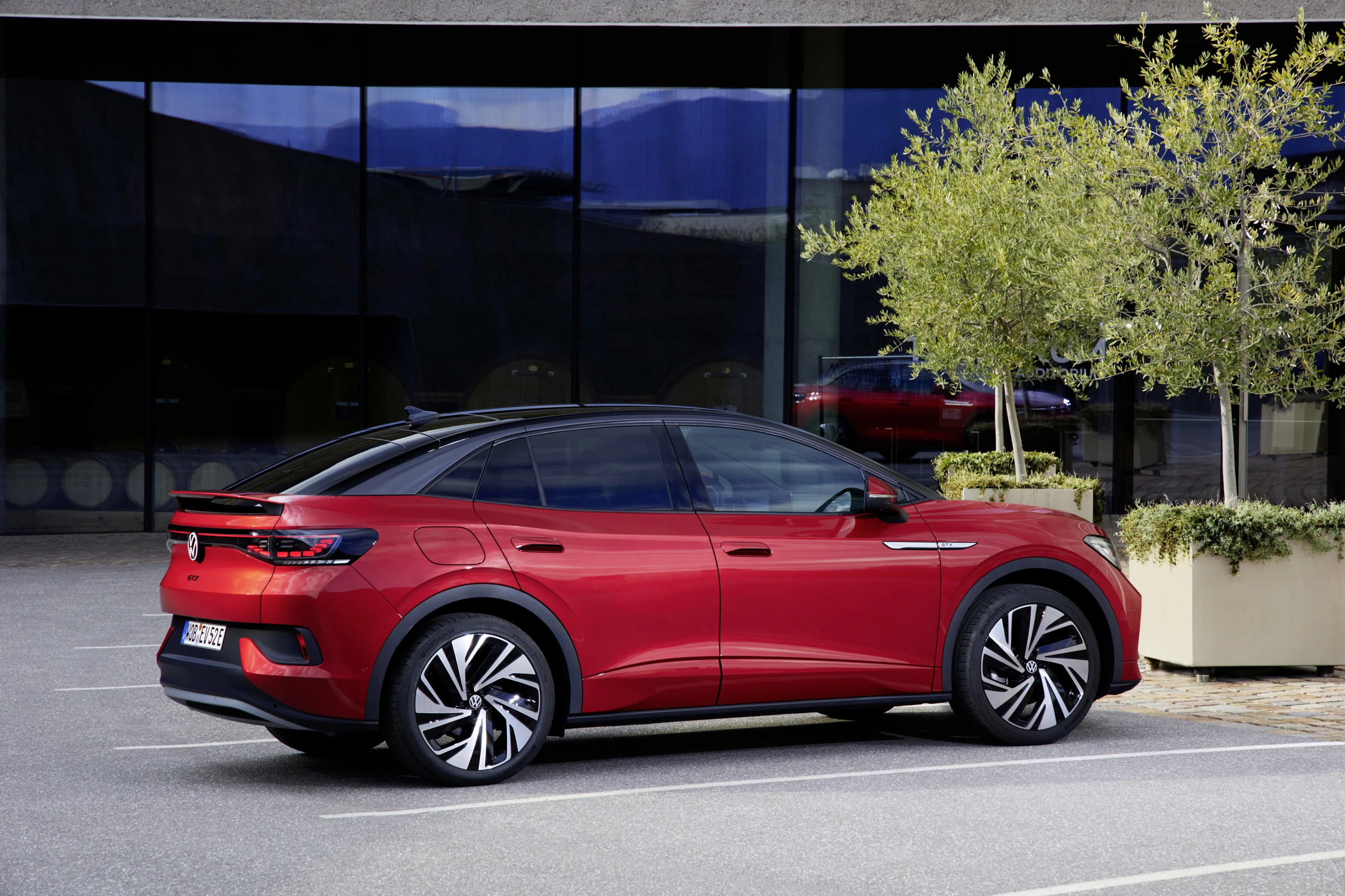 Volkswagen ID.5 GTX 4MOTION exterior view