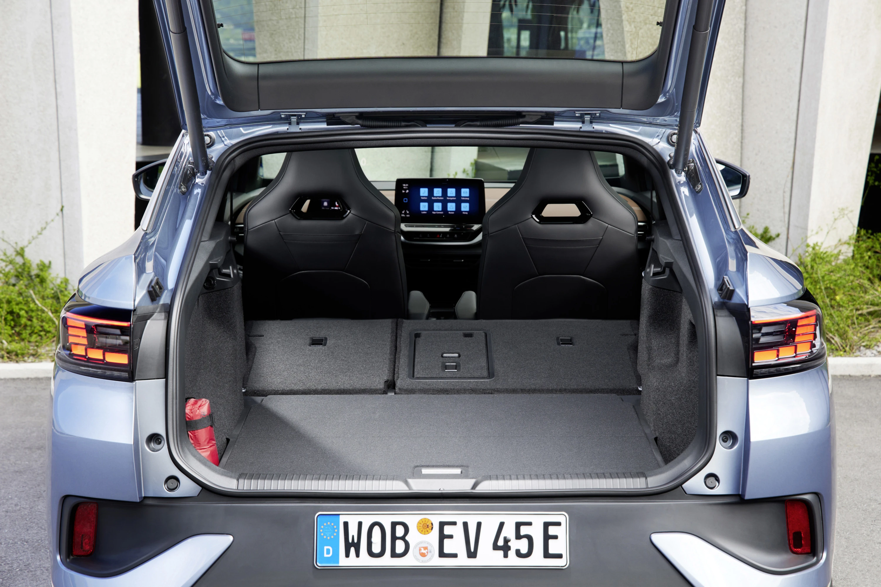 Volkswagen ID.5 Pro trunk view
