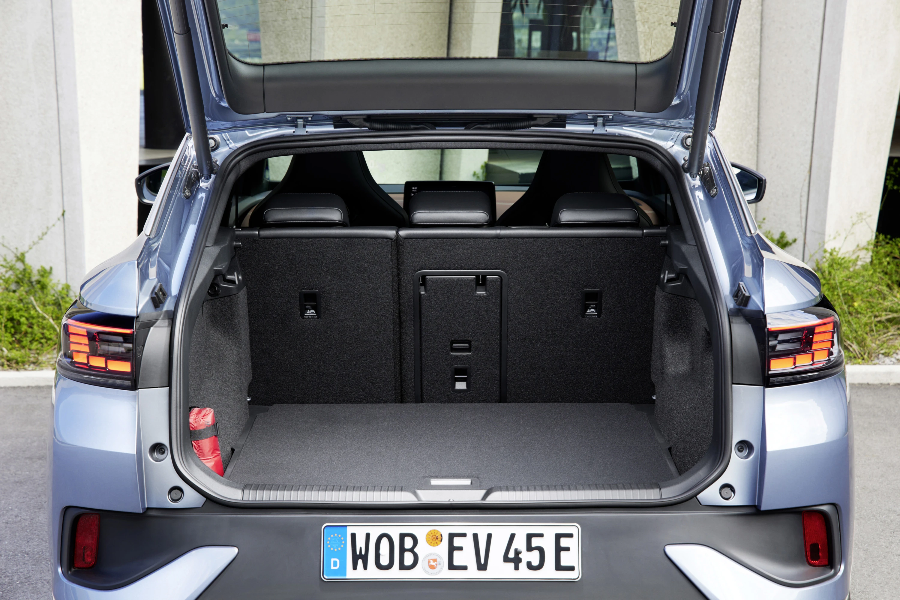 Volkswagen ID.5 Pro trunk view