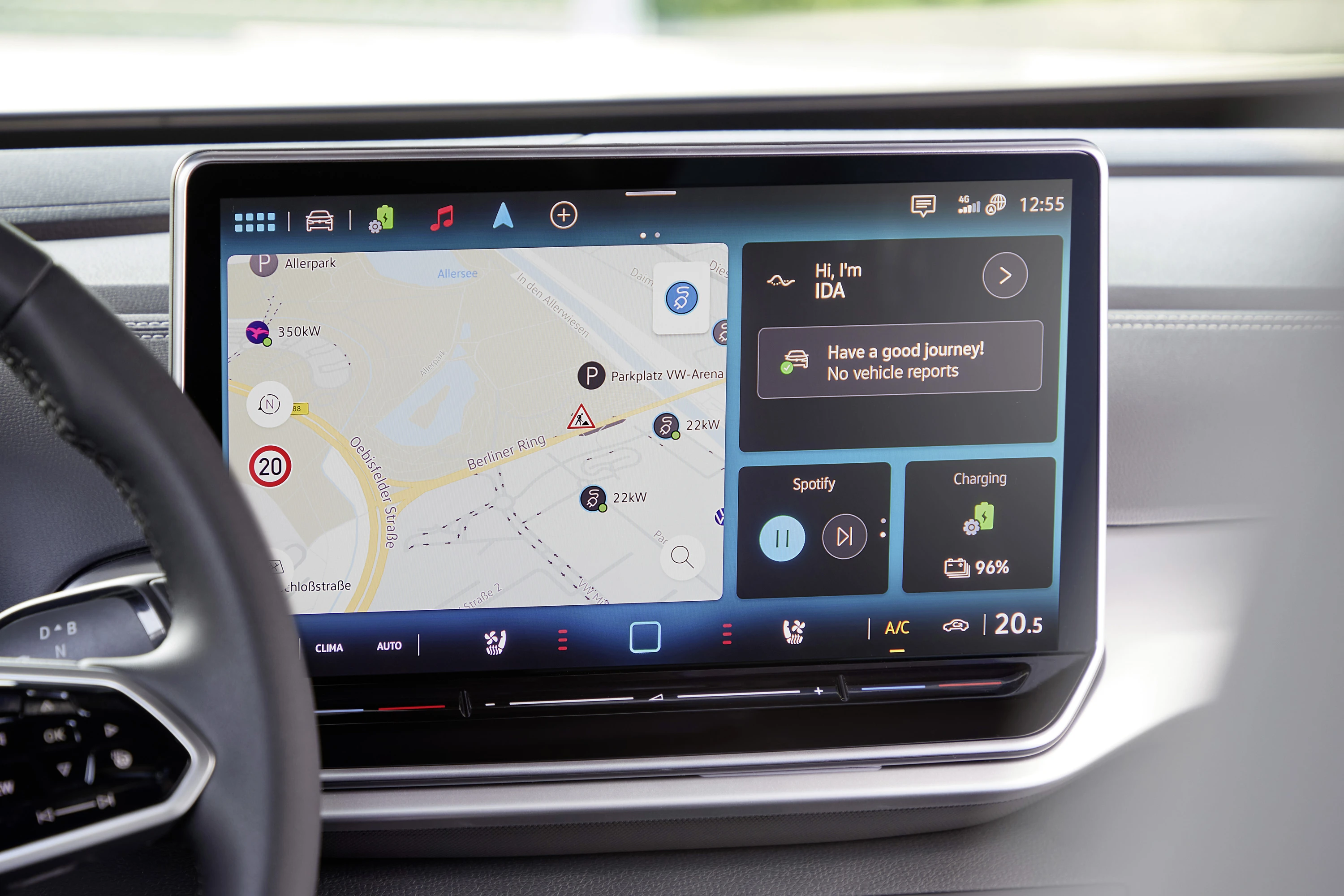 Volkswagen ID.5 Pure screens view