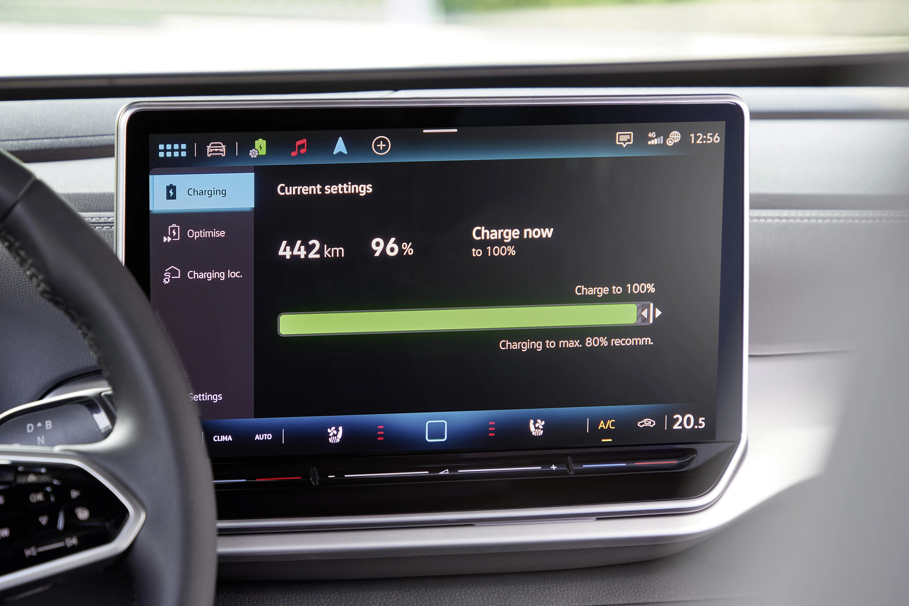 Volkswagen ID.5 Pure screens view