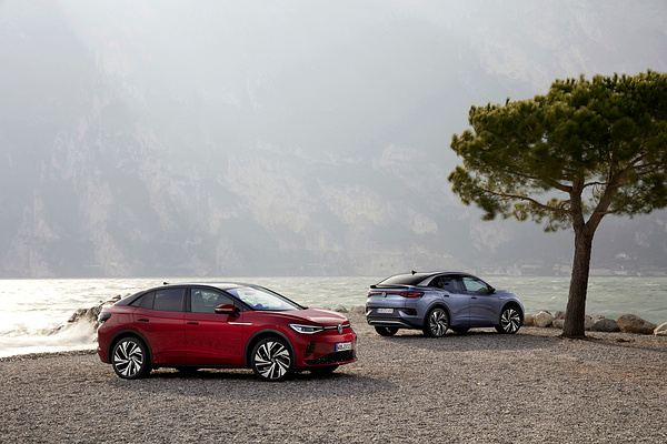 Volkswagen ID.5 Pure exterior view