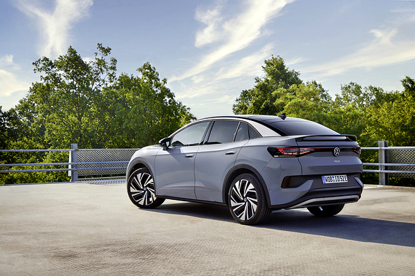 Volkswagen ID.5 Pure exterior view