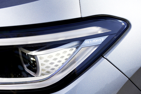 Volkswagen ID.5 Pure headlights view