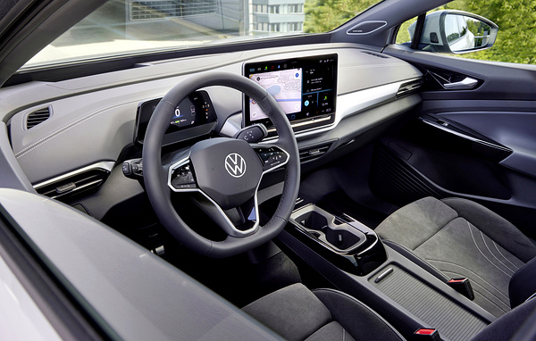 Volkswagen ID.5 Pure screens view