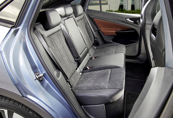 Volkswagen ID.5 Pure secondrowseats view