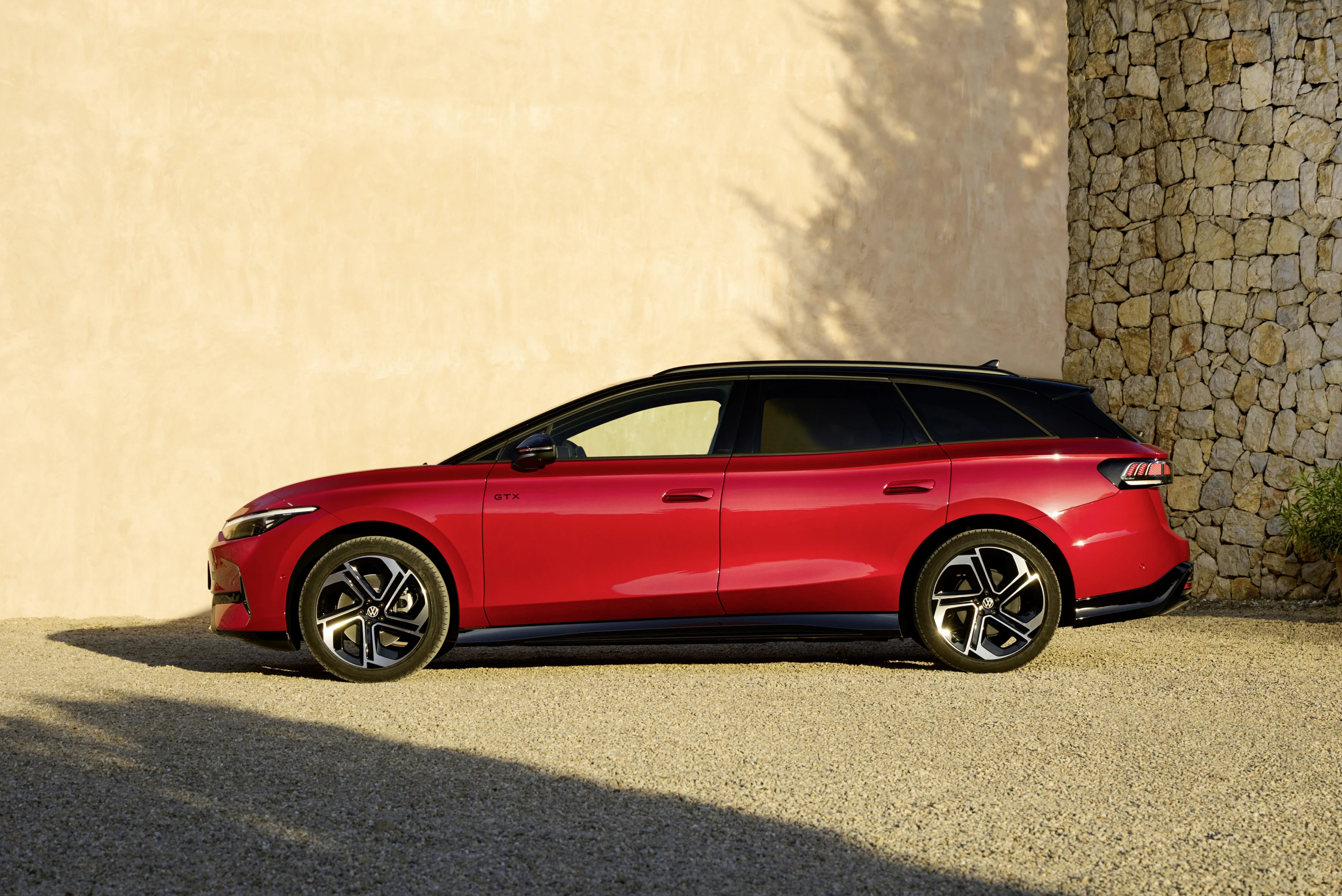 Volkswagen ID.7 GTX Tourer exterior view