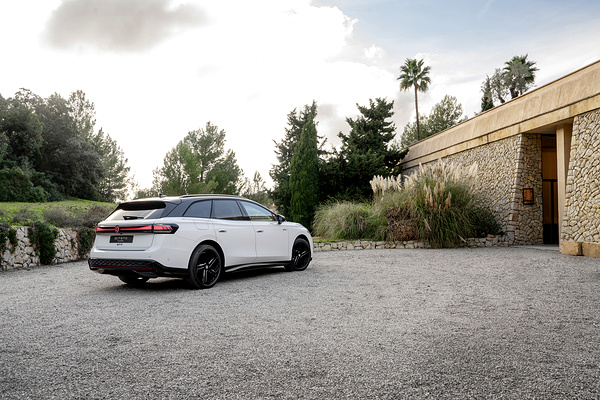 Volkswagen ID.7 GTX Tourer exterior view