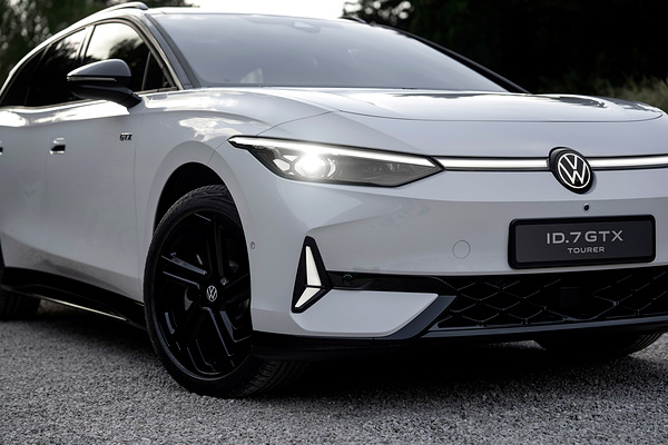Volkswagen ID.7 GTX Tourer exterior view