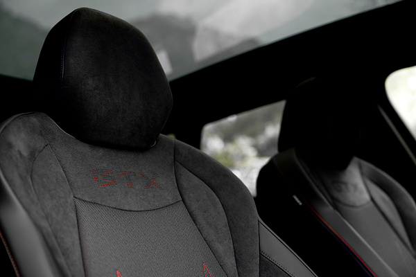 Volkswagen ID.7 GTX Tourer frontseats view